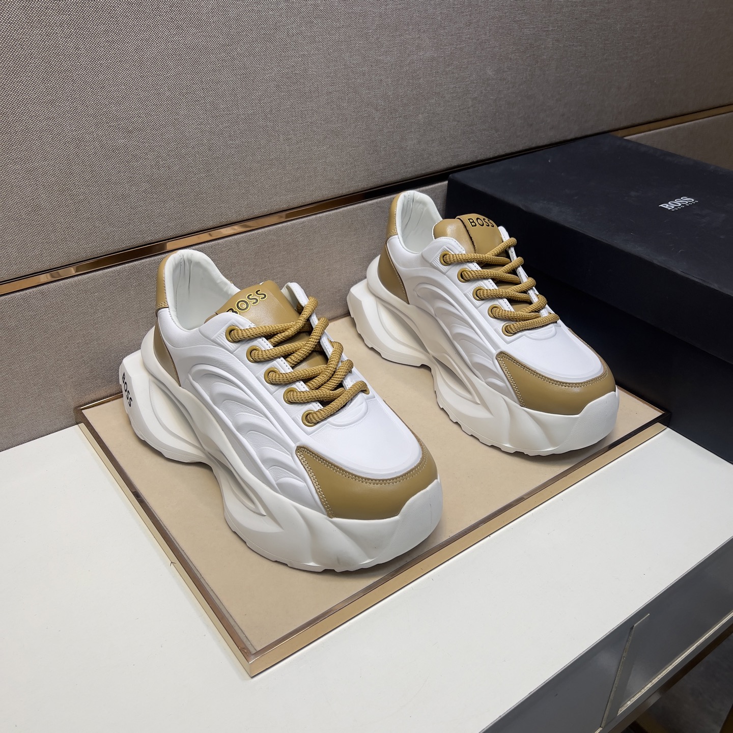 NO:273211,【BO～】Men's casual shoes are available simultaneously in 2025z cabinet. Size: 38-44# 8 color uppers are made of cowhide spliced ​​cowhide inner lining, comfortable and breathable, original sole comfortable and wear-resistant sole, real shots are even better, cowhide19860909【BO～】男士休闲鞋 2025z柜同步发售 码数:38-44# 8个颜色鞋面选用牛皮拼接牛皮内里,舒适透气,鞋底原版舒适耐磨大底,实物拍摄实物更赞,,cowhide,Men's shoes