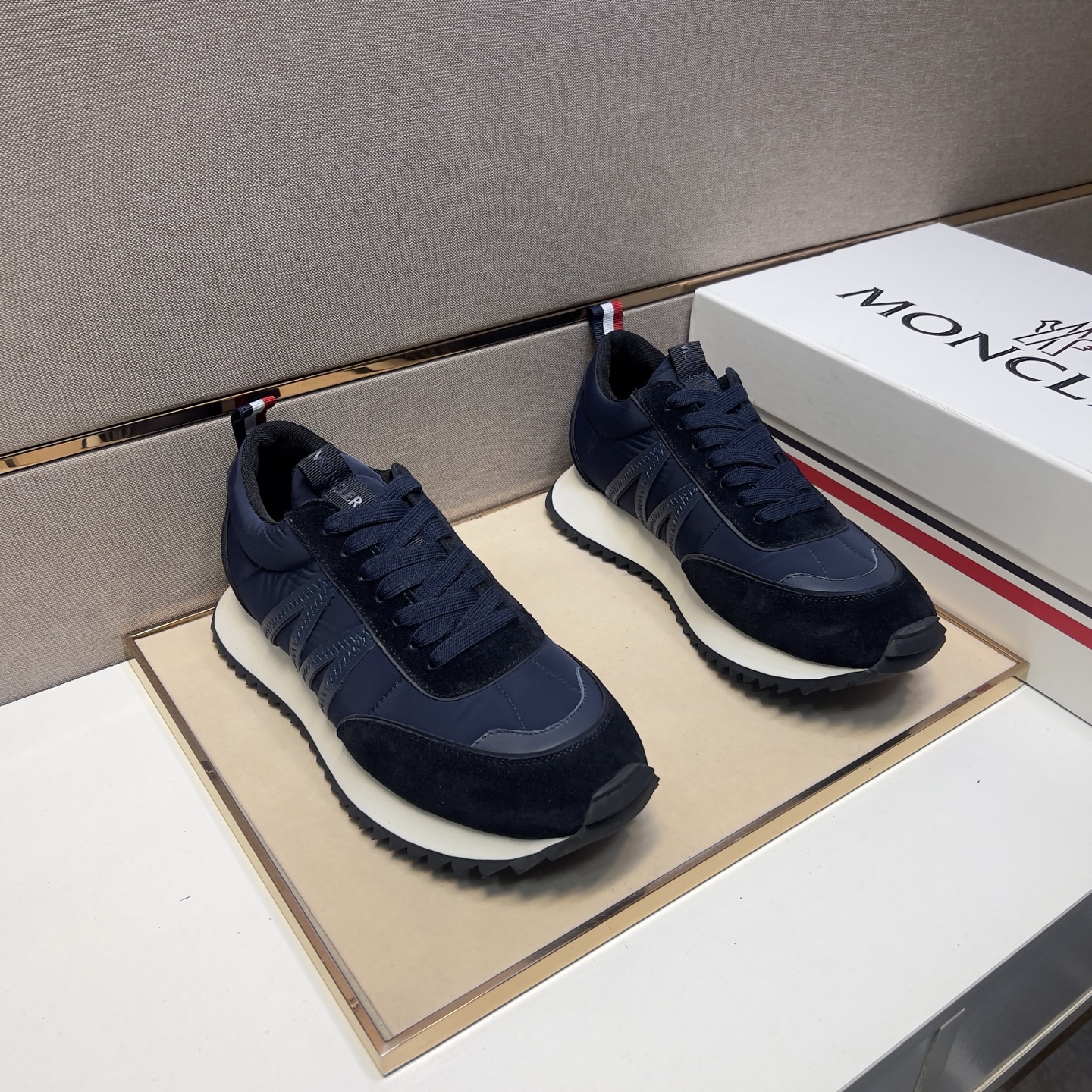 NO:273217,[Meng~] Men's casual shoes are available simultaneously in 2025z cabinet. Size: 38-44# The 3-color uppers are made of cowhide spliced ​​fabric mesh inner lining, comfortable and breathable, the original sole is comfortable and wear-resistant, and the real shot is even better, cowhide19860909【蒙～】男士休闲鞋 2025z柜同步发售 码数:38-44# 3个颜色鞋面选用牛皮拼接布料网布内里,舒适透气,鞋底原版舒适耐磨大底,实物拍摄实物更赞,,cowhide,Men's shoes