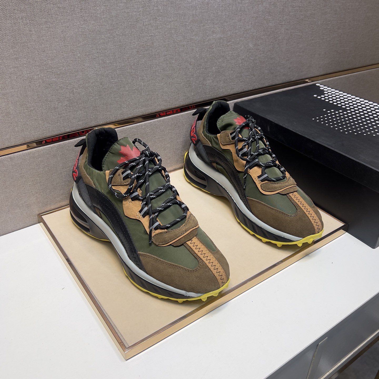 NO:273220,【D2～】Men's casual shoes 2025z cabinets are available simultaneously. Number of sizes: 38-44# 1 color upper is made of multi-material spliced ​​mesh fabric inner lining, comfortable and breathable, original sole is comfortable and wear-resistant, real-life shooting is even better,19860909【D2～】男士休闲鞋 2025z柜同步发售 码数:38-44# 1个颜色鞋面选用多材质拼接网布内里,舒适透气,鞋底原版舒适耐磨大底,实物拍摄实物更赞,,Men's shoes