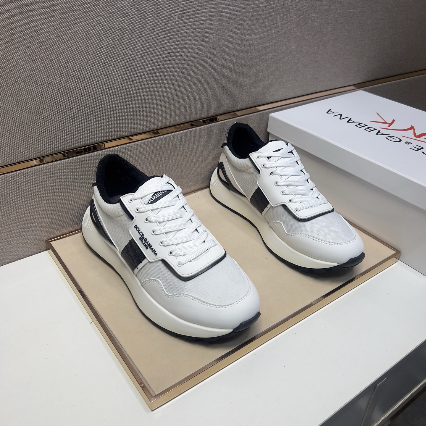 NO:273229,【DG ～】Men's casual shoes 2025z cabinets are available simultaneously. Number of sizes: 38-44# 1 color upper is made of multi-material spliced ​​mesh fabric inner lining, comfortable and breathable, original sole is comfortable and wear-resistant, real-life shooting is even better,19860909【DG～】男士休闲鞋 2025z柜同步发售 码数:38-44# 1个颜色鞋面选用多材质拼接网布内里,舒适透气,鞋底原版舒适耐磨大底,实物拍摄实物更赞,,Men's shoes