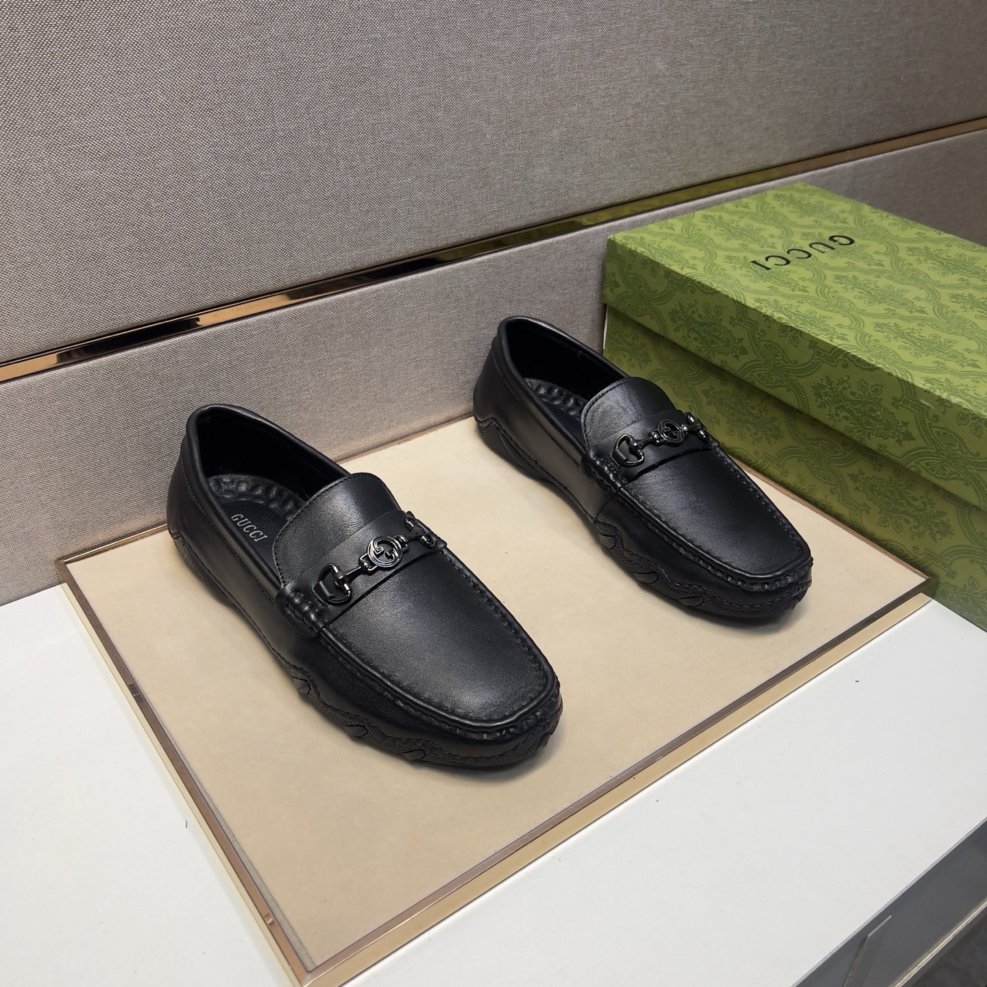 NO:273416,[Ancient ~] Men's casual beanie shoes are available simultaneously in 2025z cabinet. Size: 38-44# The uppers of the two colors are made of multi-material spliced ​​leather inner lining, comfortable and breathable, the original sole is comfortable and wear-resistant, and the real shot is even better.19860909【古～】男士休闲豆豆鞋 2025z柜同步发售 码数:38-44# 2个颜色鞋面选用多材质拼接真皮内里,舒适透气,鞋底原版舒适耐磨大底,实物拍摄实物更赞,,Men's shoes