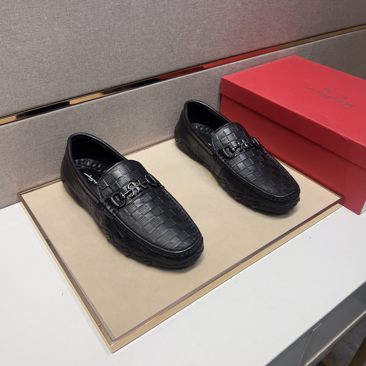 NO:273422,[Fei~] Men's casual beanie shoes are available simultaneously in 2025z cabinet. Size: 38-44# The uppers of 3 colors are made of multi-material splicing leather inner lining, comfortable and breathable, the original sole is comfortable and wear-resistant, and the real shot is even better.19860909【菲～】男士休闲豆豆鞋 2025z柜同步发售 码数:38-44# 3个颜色鞋面选用多材质拼接真皮内里,舒适透气,鞋底原版舒适耐磨大底,实物拍摄实物更赞,,Men's shoes