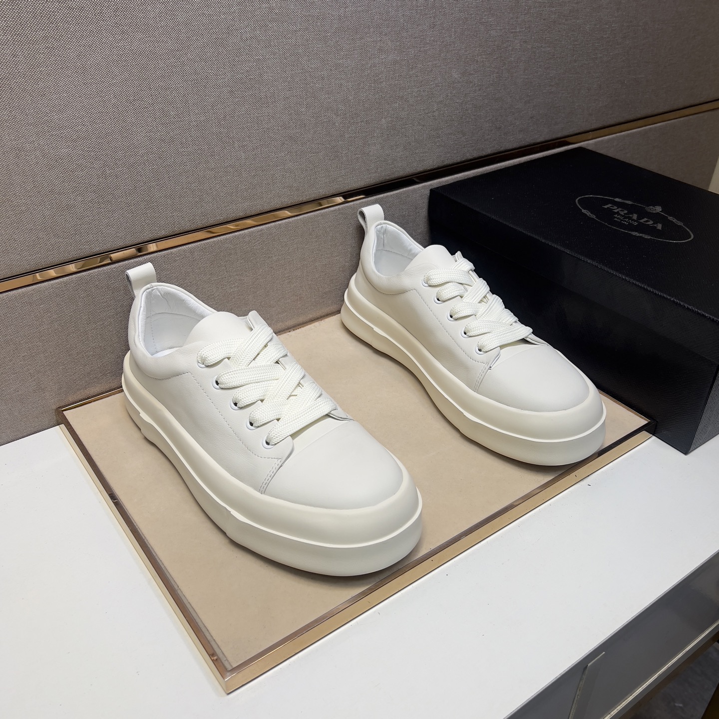 NO:273407,[Public ~] Men's casual shoes are available simultaneously in 2025z cabinet. Size: 38-44# The uppers of 3 colors are made of cowhide spliced ​​leather inner lining, comfortable and breathable, the original sole is comfortable and wear-resistant, and the real shot is even better, cowhide19860909【普～】男士休闲鞋 2025z柜同步发售 码数:38-44# 3个颜色鞋面选用牛皮拼接真皮内里,舒适透气,鞋底原版舒适耐磨大底,实物拍摄实物更赞,,cowhide,Men's shoes