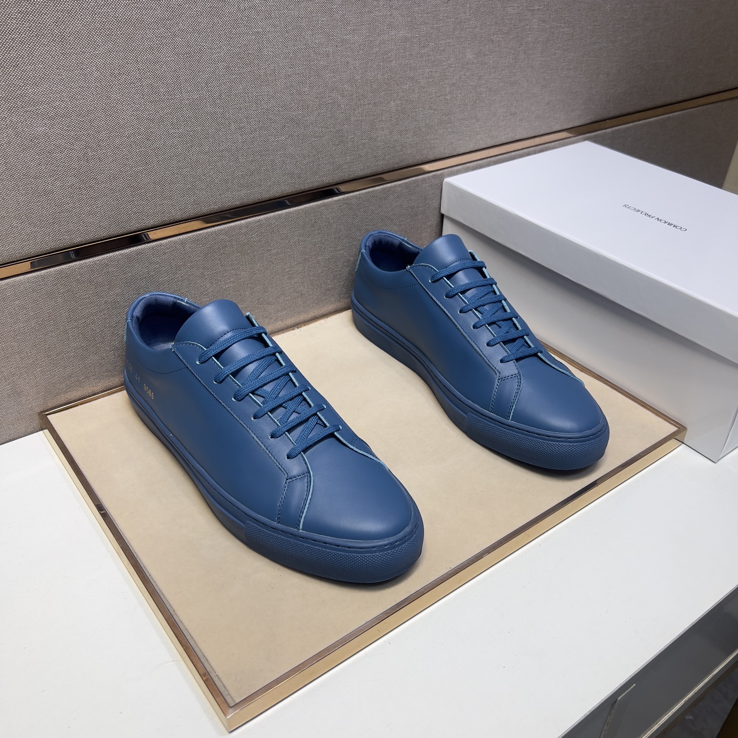 NO:273750,【CP～】Men's casual shoes are available simultaneously in 2025z cabinet. Size: 38-44# The uppers of 3 colors are made of cowhide spliced ​​leather inner lining, comfortable and breathable, the original sole is comfortable and wear-resistant, and the real shot is even better. Cowhide19860909【cp～】男士休闲鞋 2025z柜同步发售 码数:38-44# 3个颜色鞋面选用牛皮拼接真皮内里,舒适透气,鞋底原版舒适耐磨大底,实物拍摄实物更赞,,cowhide,Men's shoes