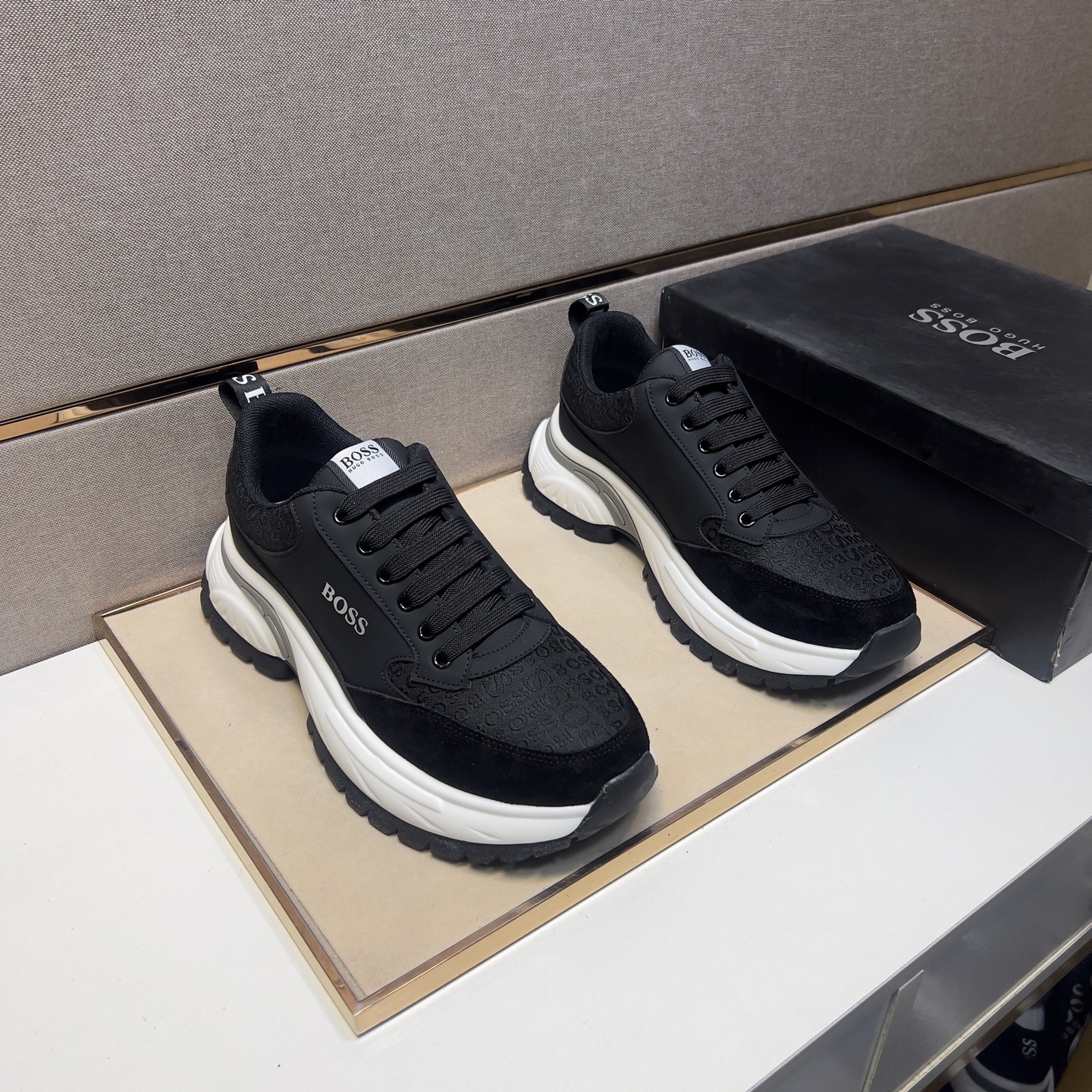 NO:275278,【BO～】Men's casual shoes are available simultaneously in 2025z cabinet. Number of sizes: 38-44# The 3-color uppers are made of multi-material spliced ​​mesh fabric inner lining, comfortable and breathable, the original sole is comfortable and wear-resistant, and the real shot is even better.19860909【BO～】男士休闲鞋 2025z柜同步发售 码数:38-44# 3个颜色鞋面选用多材质拼接网布内里,舒适透气,鞋底原版舒适耐磨大底,实物拍摄实物更赞,,Men's shoes