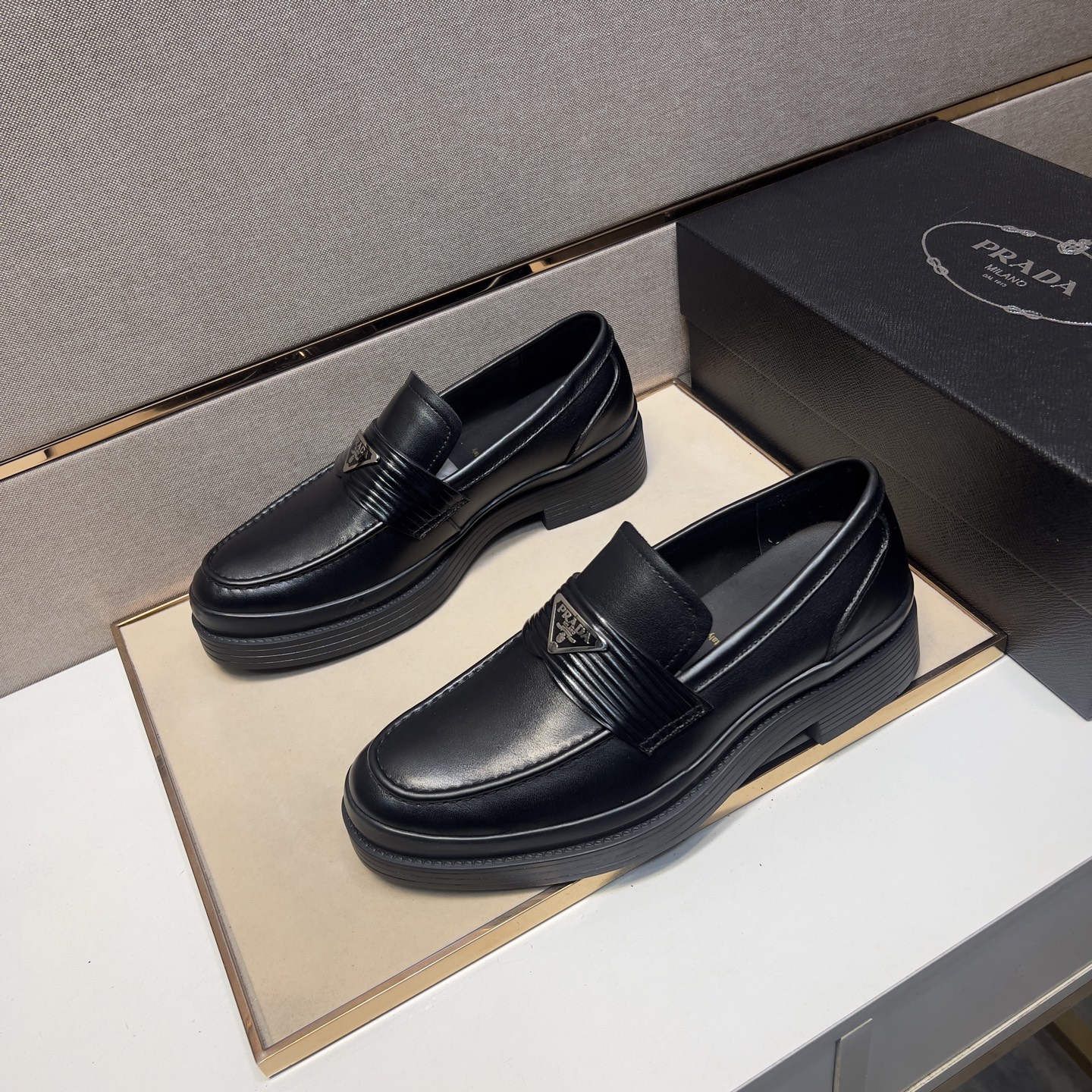 Prada Men's Leather Loafers - Comfortable, Breathable, and Durable Shoes 3 i1742749451087 9607 0 1