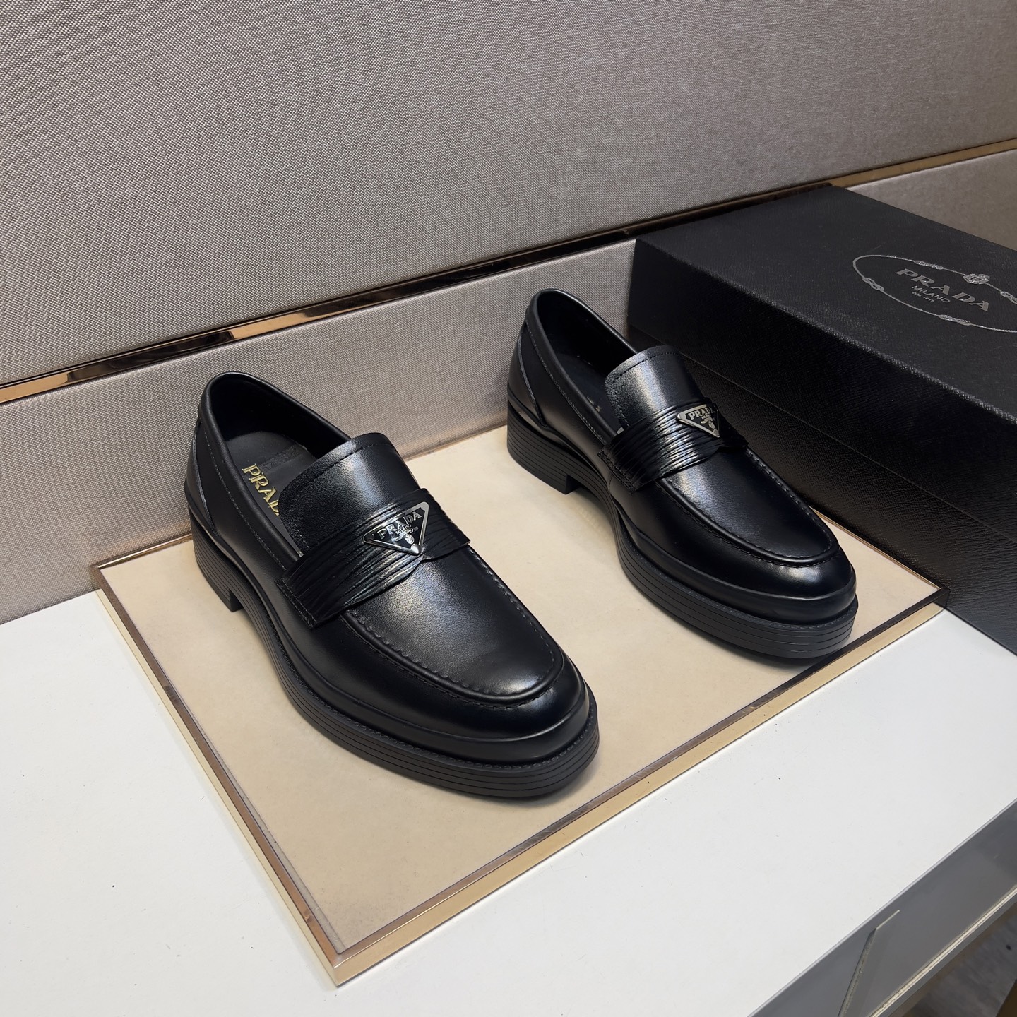 Prada Men's Leather Loafers - Comfortable, Breathable, and Durable Shoes 2 i1742749451114 995 0 0