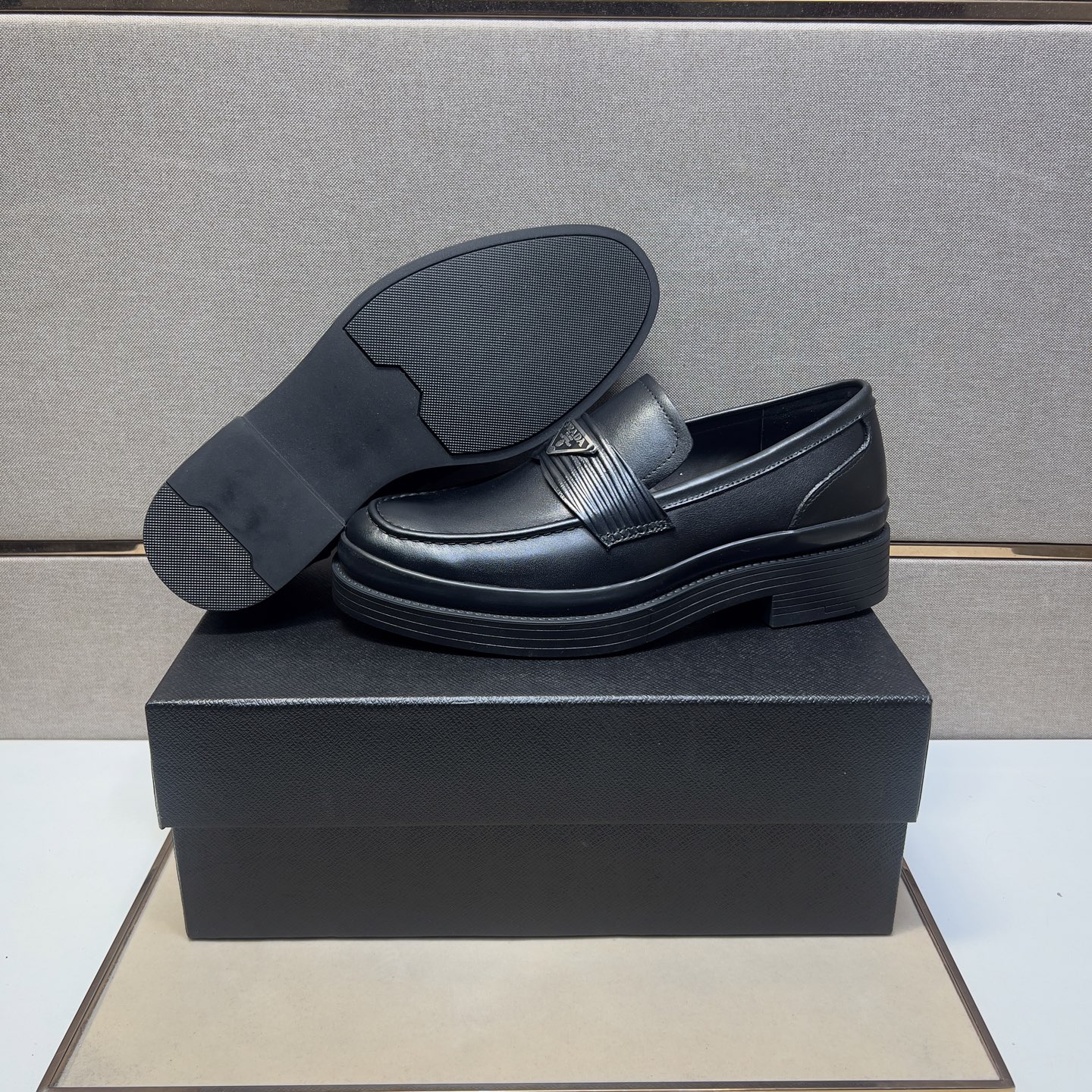Prada Men's Leather Loafers - Comfortable, Breathable, and Durable Shoes 9 i1742749453215 7680 0 7