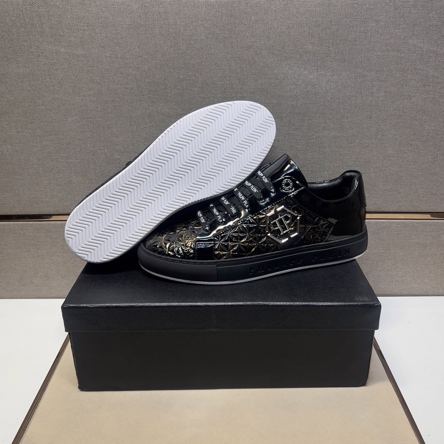 Men's Philipp Plein Black Leather Lace-Up Fashion Sneakers Size 38-44 9 i1742832868077 8652 0 7