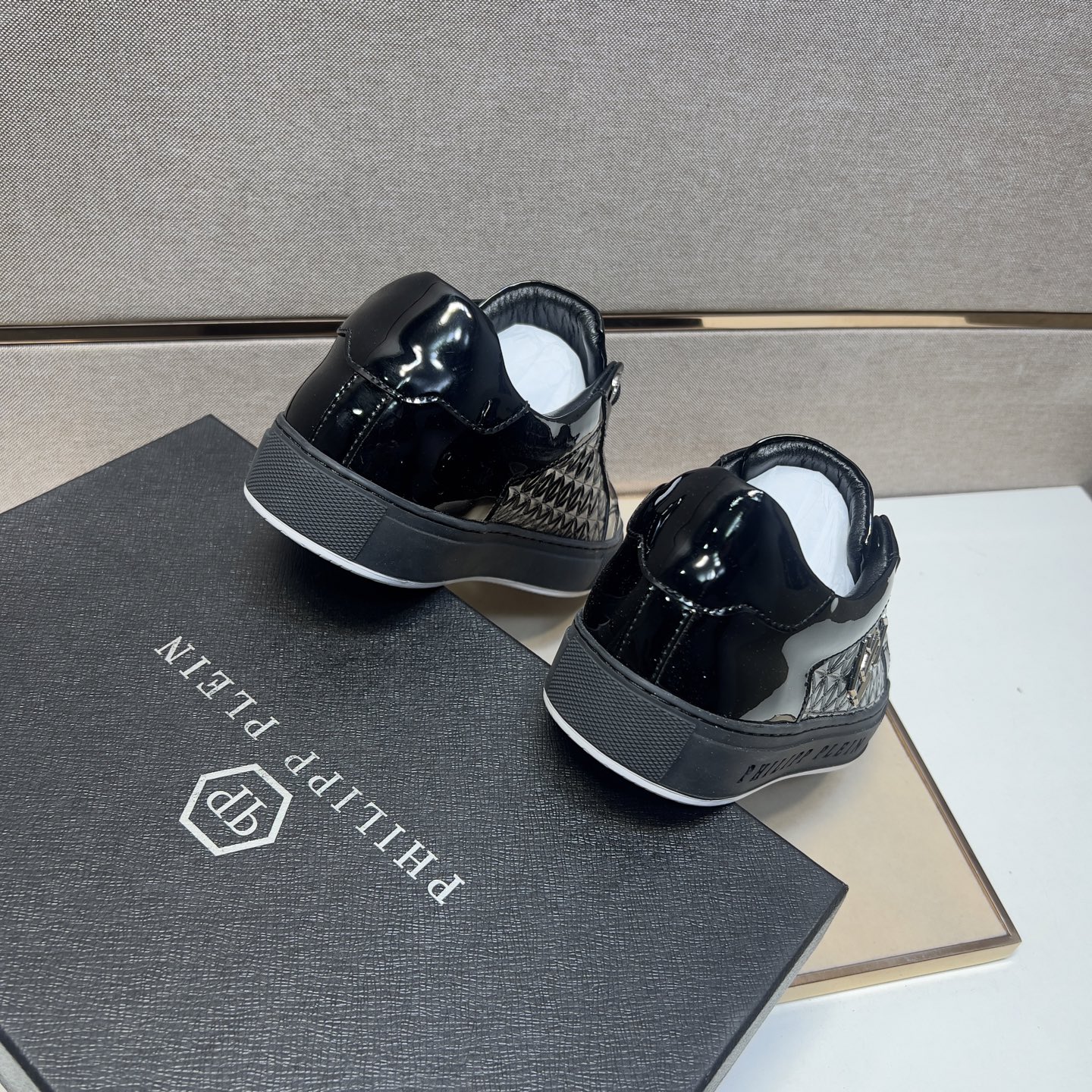 Philipp Plein Men's Black Leather Sneakers - Fashionable & Comfortable 10 i1742832941864 5886 0 8