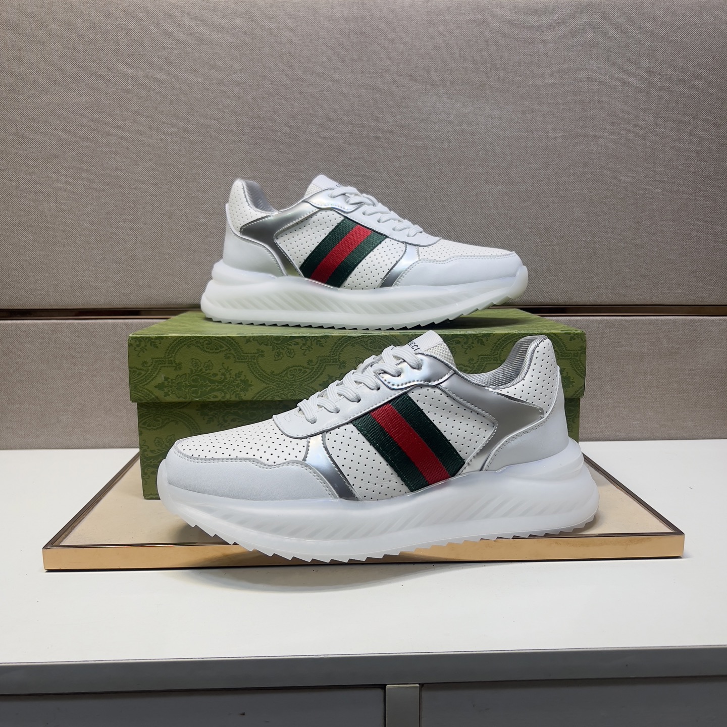 Gucci Men's White Leather Lace-Up Sneakers with Web Stripe Detail 6 i1742833489236 7106 0 4
