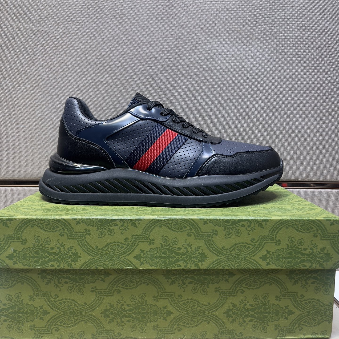 Gucci Men's Leather Sneakers with Web Stripe | Comfortable & Stylish 4 i1742833522034 9336 0 2