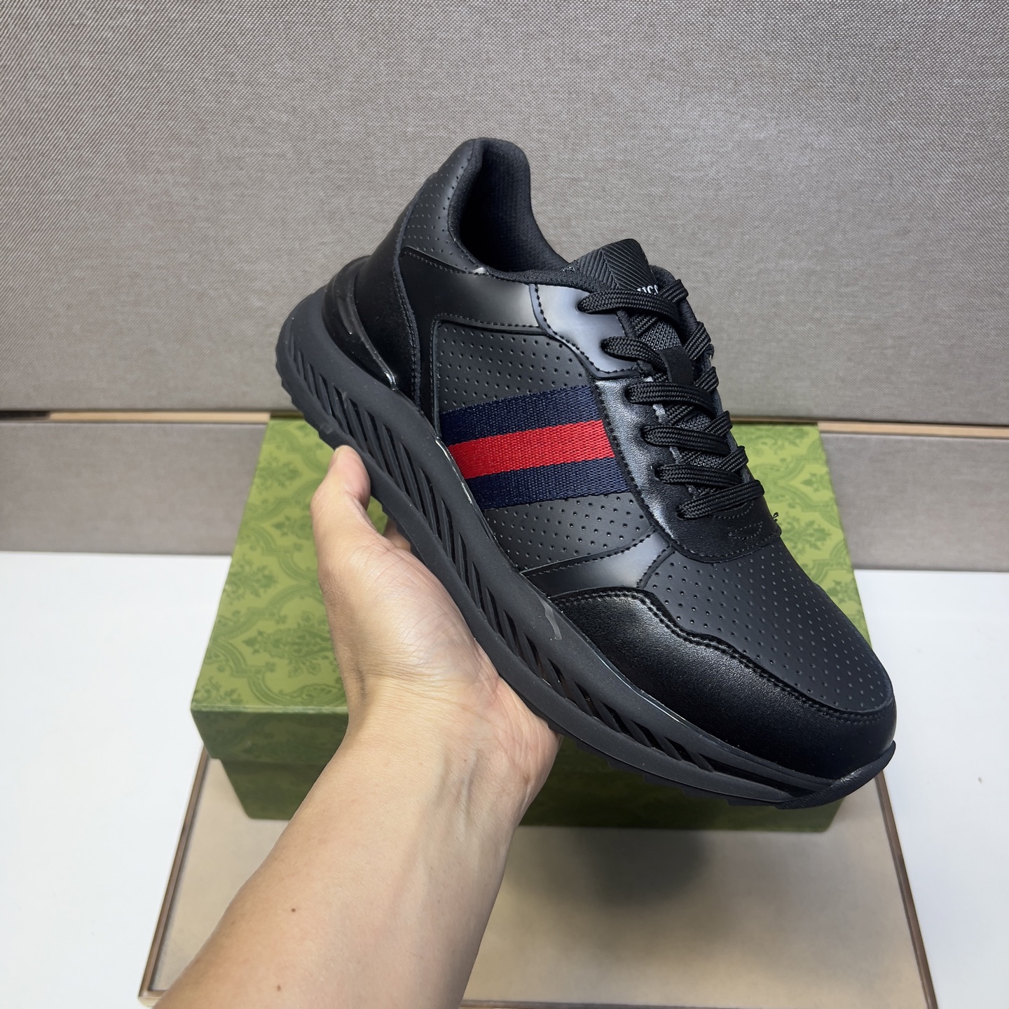 Gucci Men's Black Leather Sneakers with Signature Stripe - Size 38-44 7 i1742833549385 4723 0 5
