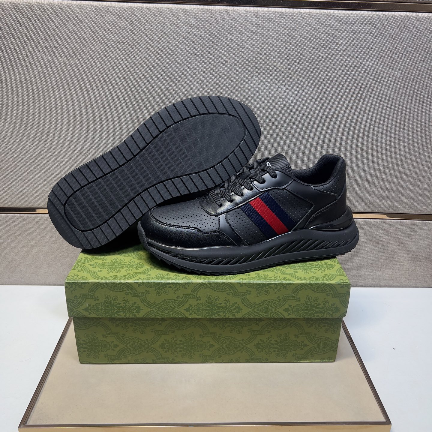 Gucci Men's Black Leather Sneakers with Signature Stripe - Size 38-44 9 i1742833549391 7074 0 7