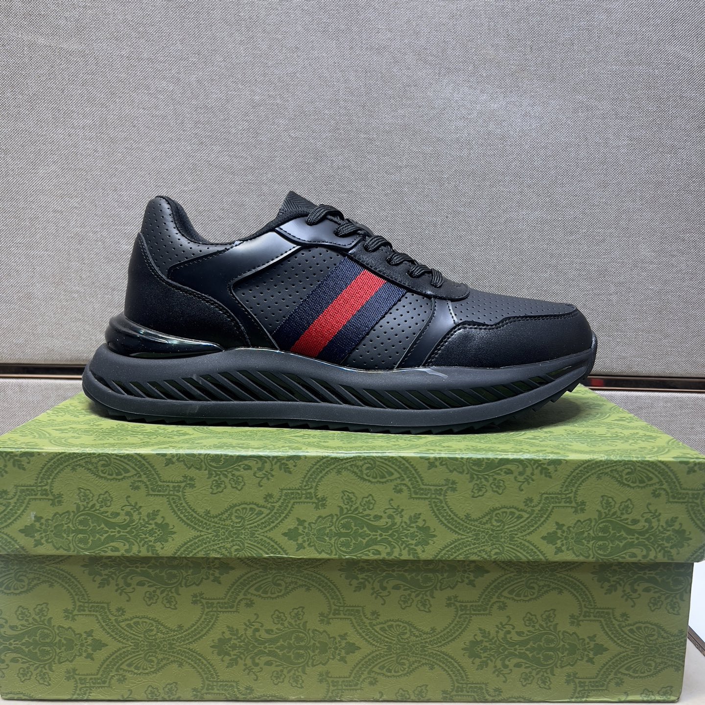 Gucci Men's Black Leather Sneakers with Signature Stripe - Size 38-44 4 i1742833549393 8326 0 2