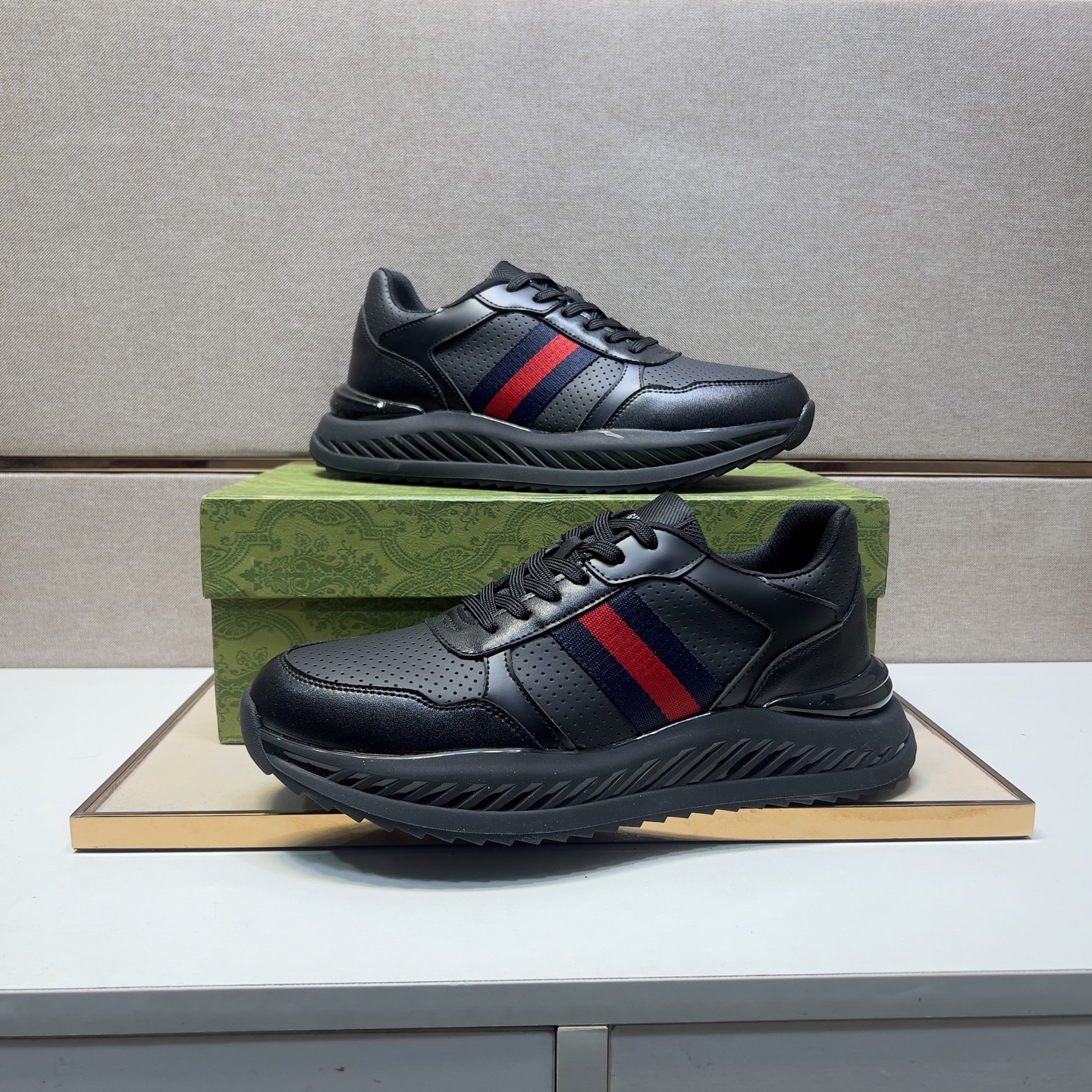 Gucci Men's Black Leather Sneakers with Signature Stripe - Size 38-44 6 i1742833549431 4098 0 4
