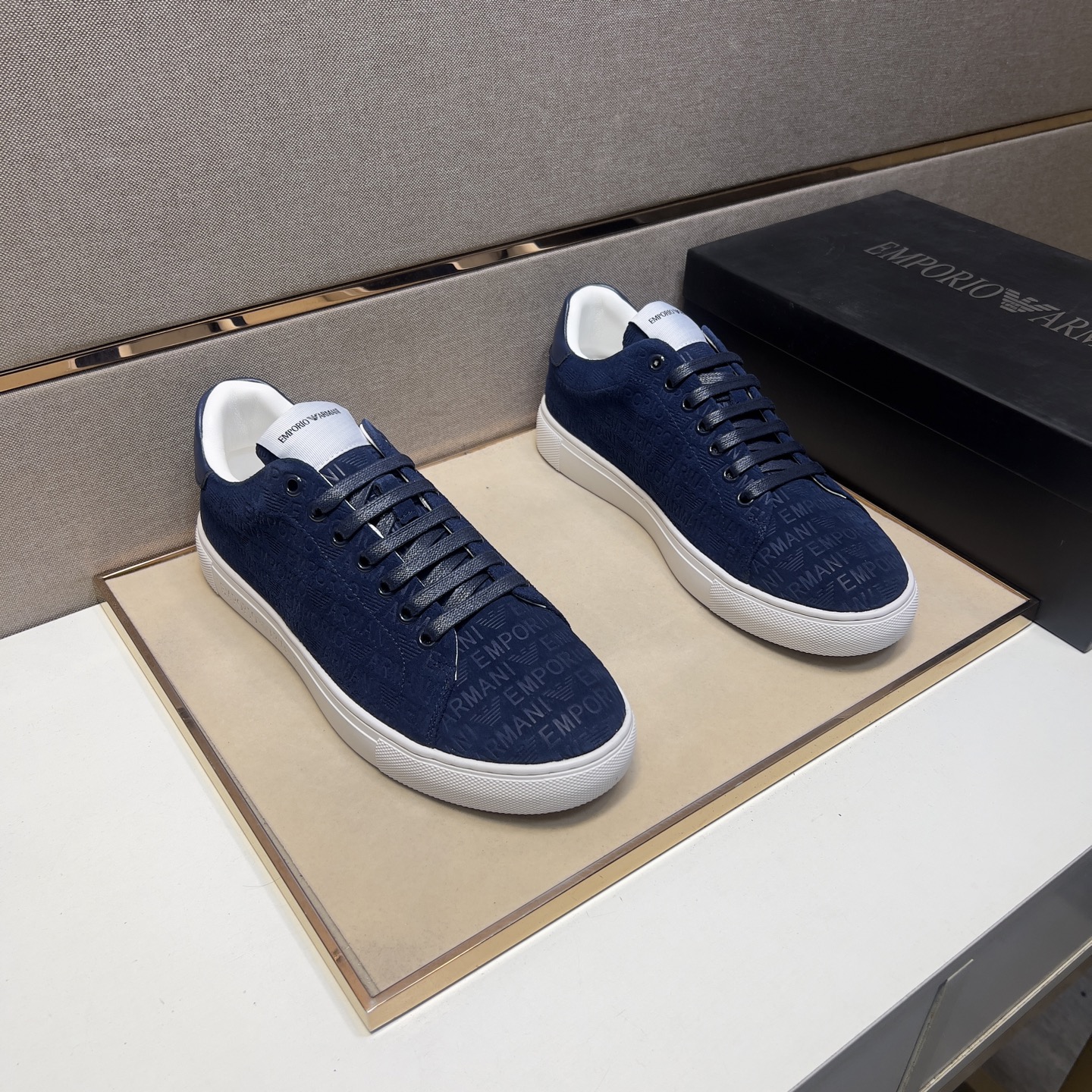 NO:274976,[Ama~] Men's casual shoes are available simultaneously in 2025z cabinet. Size: 38-44# The uppers of 3 colors are made of multi-material spliced ​​leather inner lining, comfortable and breathable, the original sole is comfortable and wear-resistant, and the real shot is even better.19860909【阿玛～】男士休闲鞋 2025z柜同步发售 码数:38-44# 3个颜色鞋面选用多材质拼接真皮内里,舒适透气,鞋底原版舒适耐磨大底,实物拍摄实物更赞,,Men's shoes