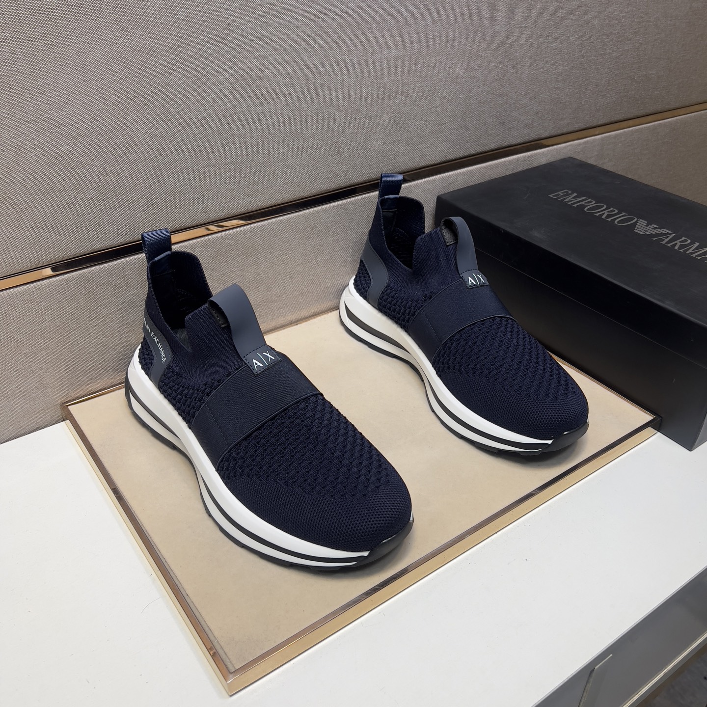 NO:274977,[Ama~] Men's casual shoes are available simultaneously in 2025z cabinet. Size: 38-44# The uppers of 3 colors are made of multi-material spliced ​​mesh, which is comfortable and breathable. The original sole is comfortable and wear-resistant. The real shot is even better.19860909【阿玛～】男士休闲鞋 2025z柜同步发售 码数:38-44# 3个颜色鞋面选用多材质拼接网布内里,舒适透气,鞋底原版舒适耐磨大底,实物拍摄实物更赞,,Men's shoes