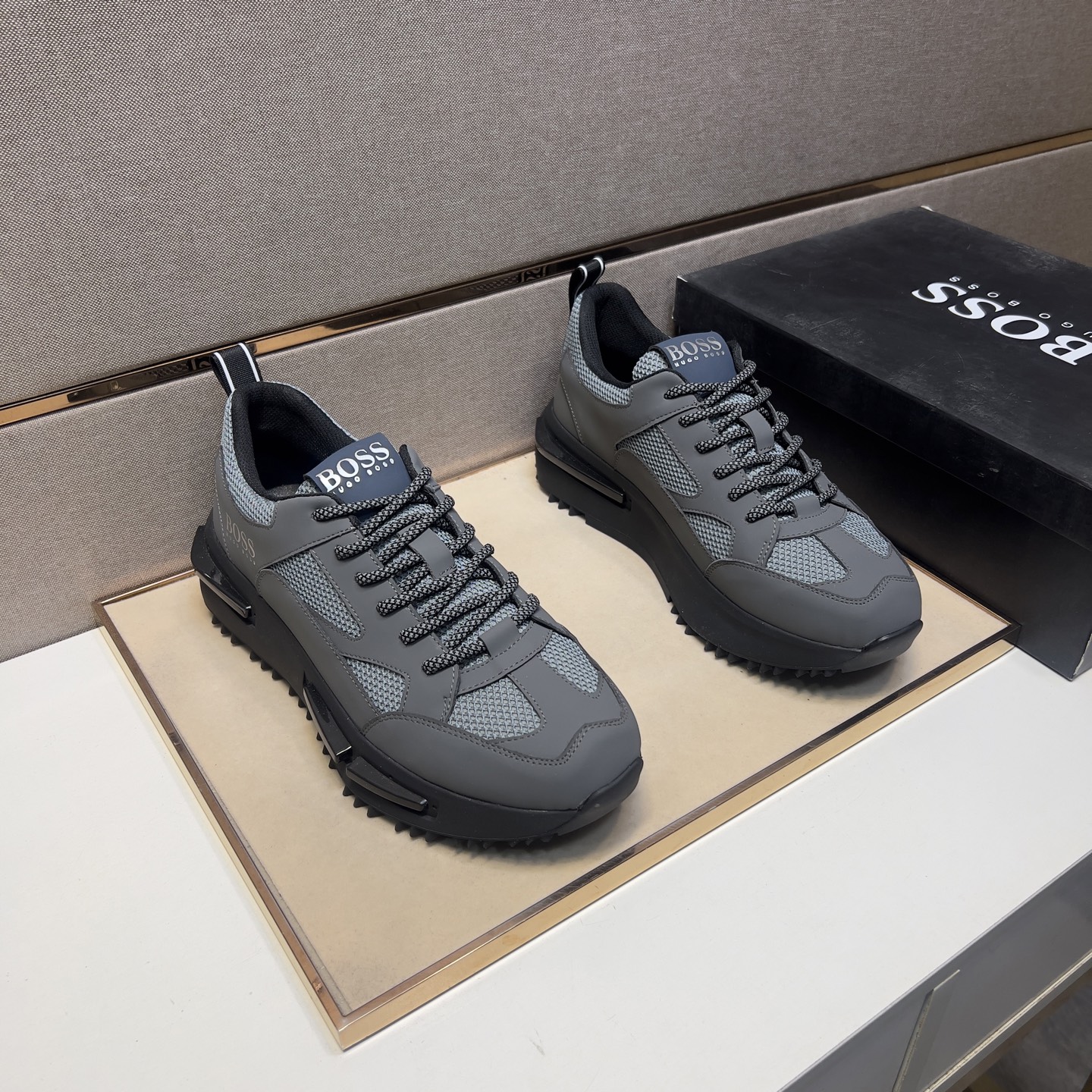 NO:275146,【BO～】Men's casual shoes are available simultaneously in 2025z cabinet. Size: 38-44# The 4-color uppers are made of multi-material spliced ​​mesh fabric inner lining, comfortable and breathable, the original sole is comfortable and wear-resistant, and the real shot is even better.19860909【BO～】男士休闲鞋 2025z柜同步发售 码数:38-44# 4个颜色鞋面选用多材质拼接网布内里,舒适透气,鞋底原版舒适耐磨大底,实物拍摄实物更赞,,Men's shoes