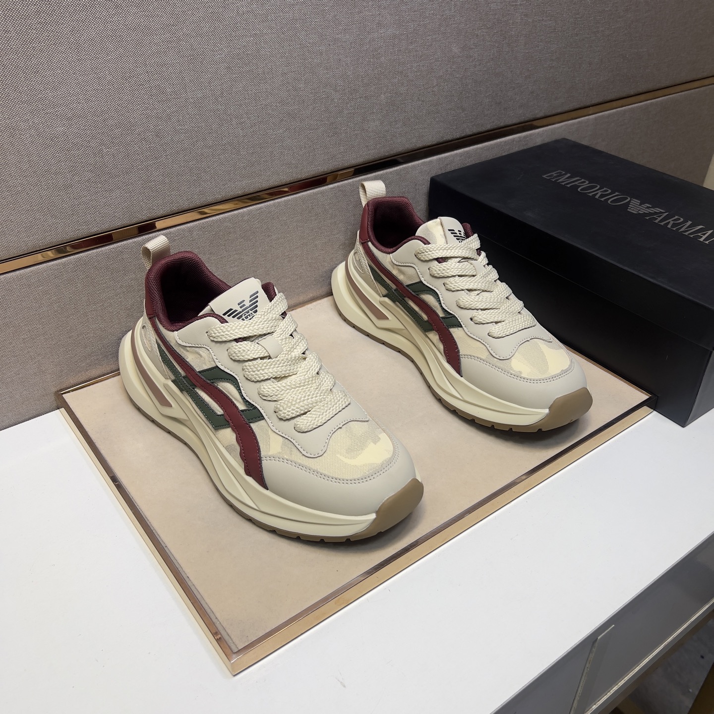 NO:275401,[Ama~] Men's casual shoes are available simultaneously in 2025z cabinet. Size: 39-44# The uppers of the two colors are made of multi-material spliced ​​mesh, which is comfortable and breathable. The original sole is comfortable and wear-resistant. The real shot is even better.19860909【阿玛～】男士休闲鞋 2025z柜同步发售 码数:39-44# 2个颜色鞋面选用多材质拼接网布内里,舒适透气,鞋底原版舒适耐磨大底,实物拍摄实物更赞,,Men's shoes