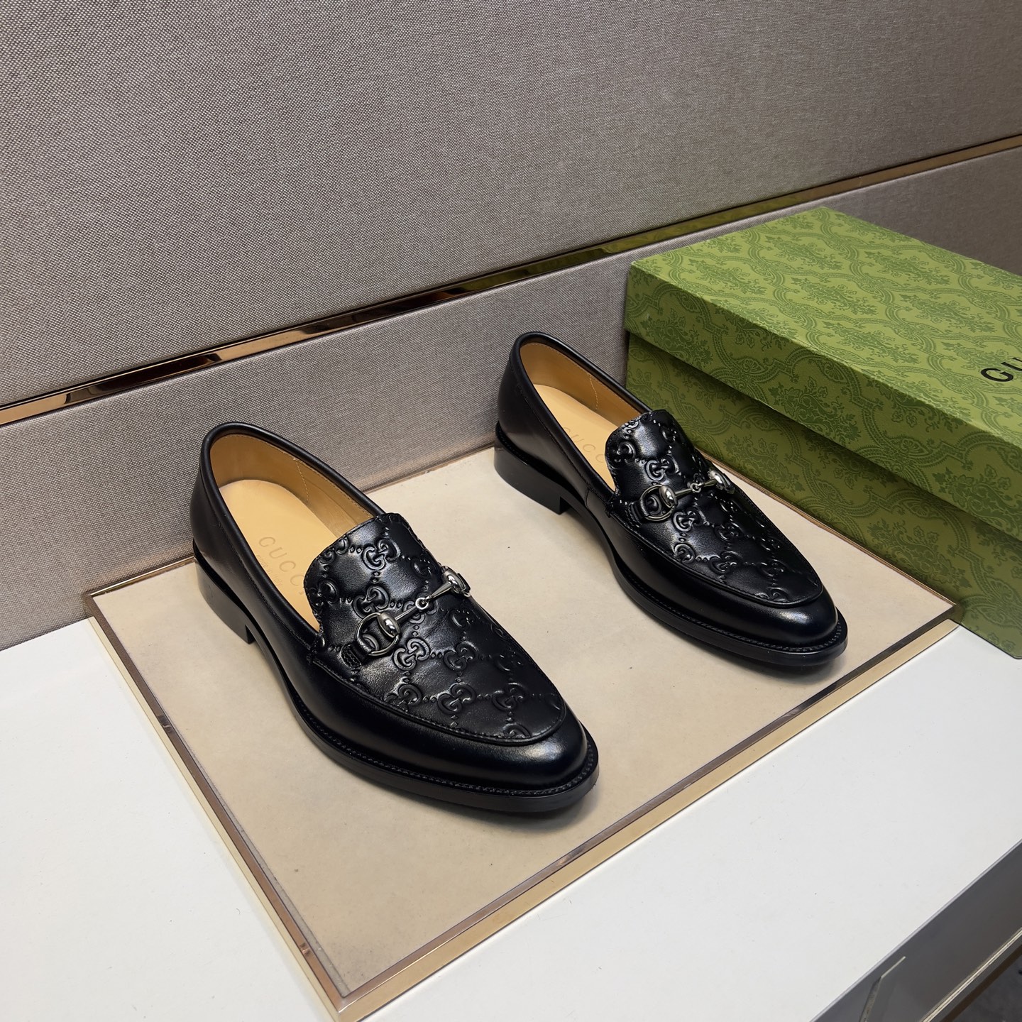 NO:275406,[Ancient ~] Men's casual leather shoes are available simultaneously in 2025z cabinet. Size: 38-44# 1 color upper is made of cowhide spliced ​​cowhide inner lining, comfortable and breathable, original sole is comfortable and wear-resistant, real shots are even better, cowhide19860909【古～】男士休闲正装皮鞋 2025z柜同步发售 码数:38-44# 1个颜色鞋面选用牛皮拼接牛皮内里,舒适透气,鞋底原版舒适耐磨大底,实物拍摄实物更赞,,cowhide,Men's shoes