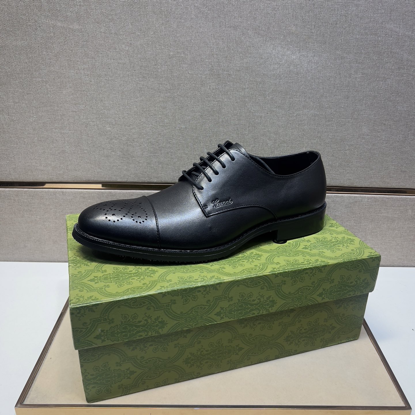Gucci Men's Leather Lace-Up Oxford Dress Shoes, Black, Sizes 39-44 5 i1743440607738 994 0 3
