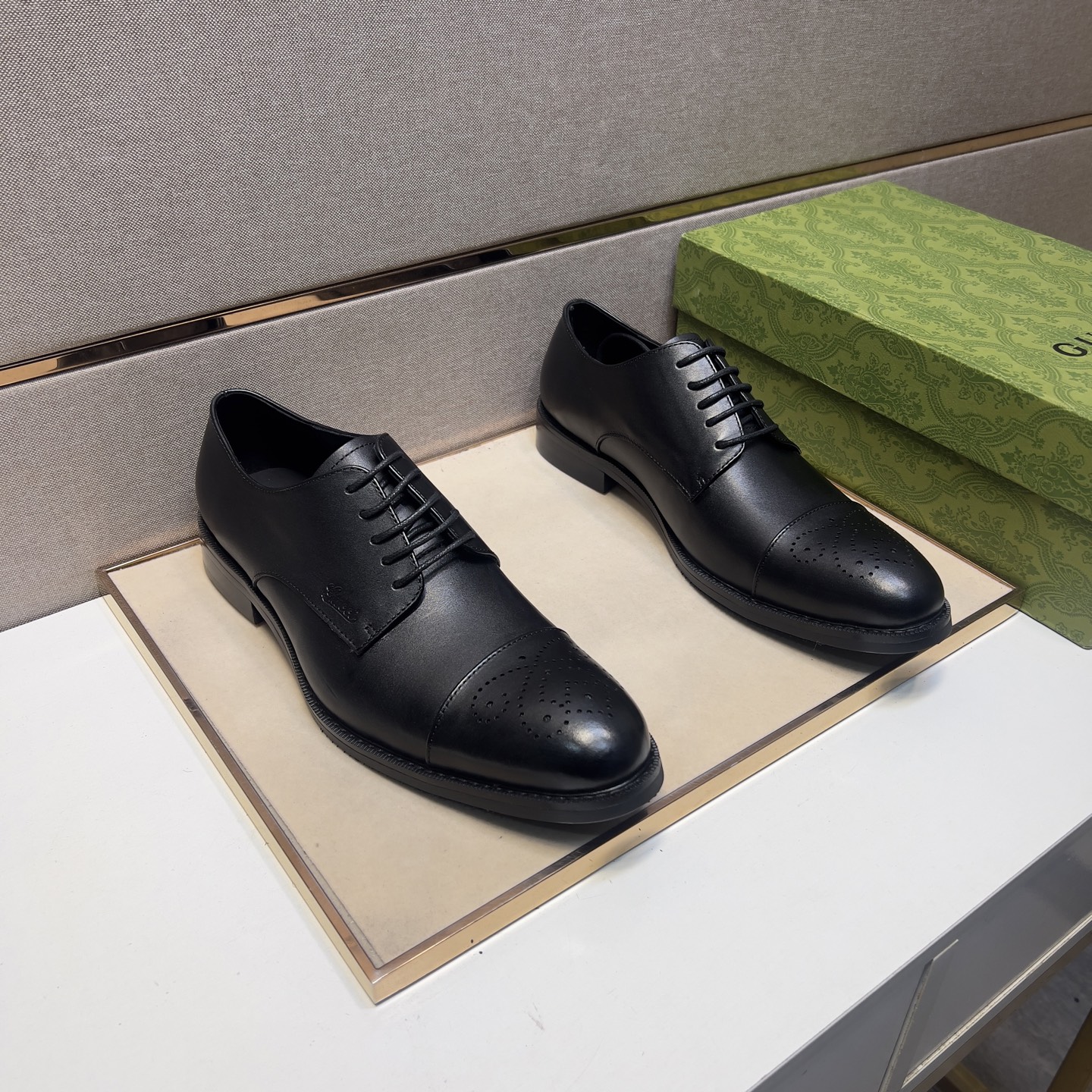 Gucci Men's Leather Lace-Up Oxford Dress Shoes, Black, Sizes 39-44 1 Gucci Men's Leather Lace-Up Oxford Dress Shoes, Black, Sizes 39-44