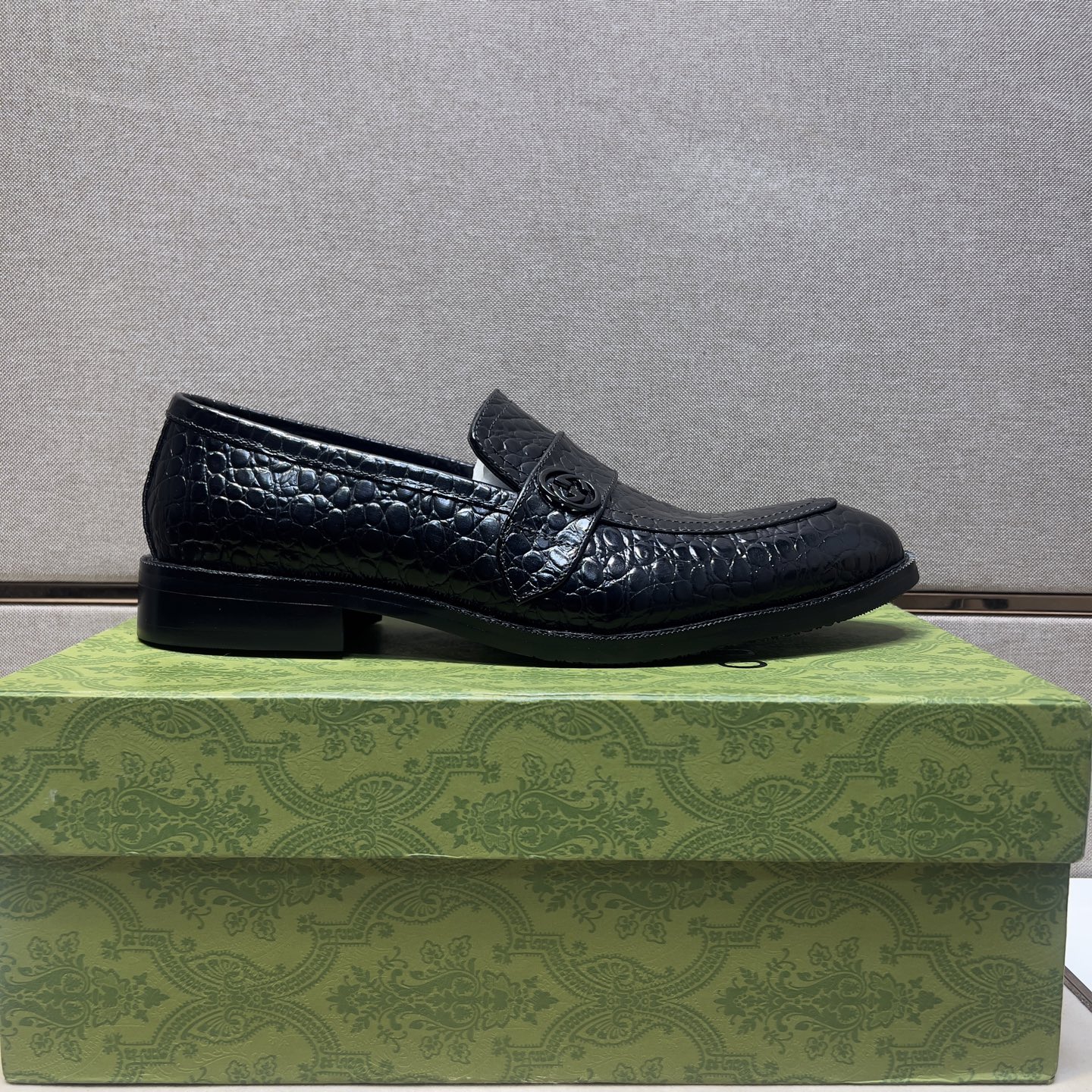 Gucci Men's Black Leather Loafers with Alligator Embossed Design, Sizes 39-44 4 i1743440631395 5439 0 2