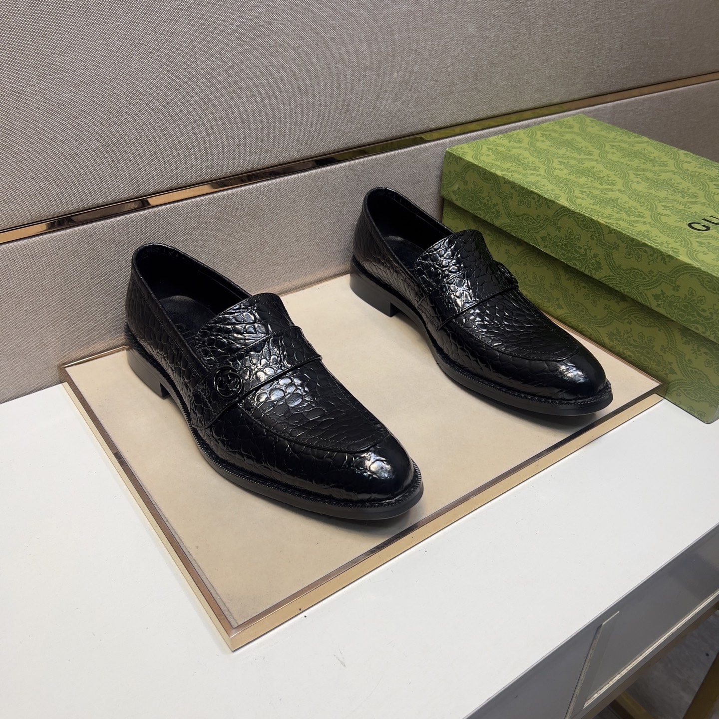 Gucci Men's Black Leather Loafers with Alligator Embossed Design, Sizes 39-44 2 i1743440631453 5840 0 0