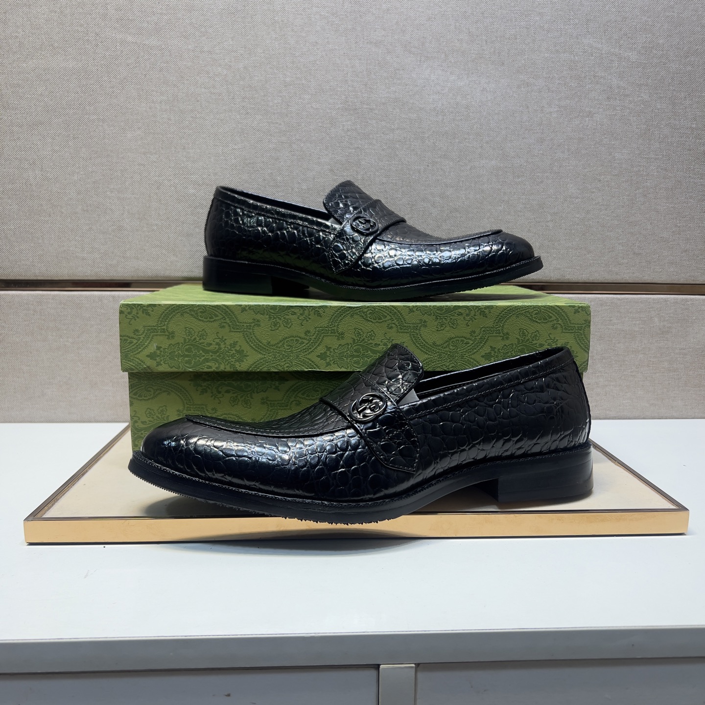 Gucci Men's Black Leather Loafers with Alligator Embossed Design, Sizes 39-44 6 i1743440632208 1823 0 4