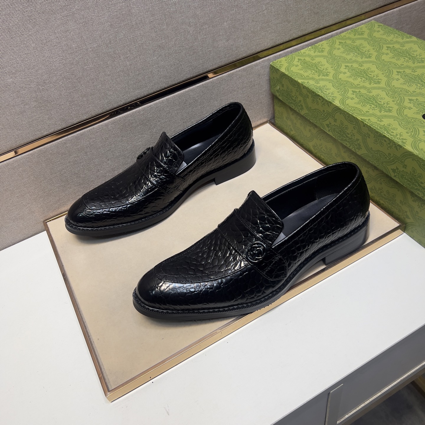 Gucci Men's Black Leather Loafers with Alligator Embossed Design, Sizes 39-44 3 i1743440632249 5489 0 1