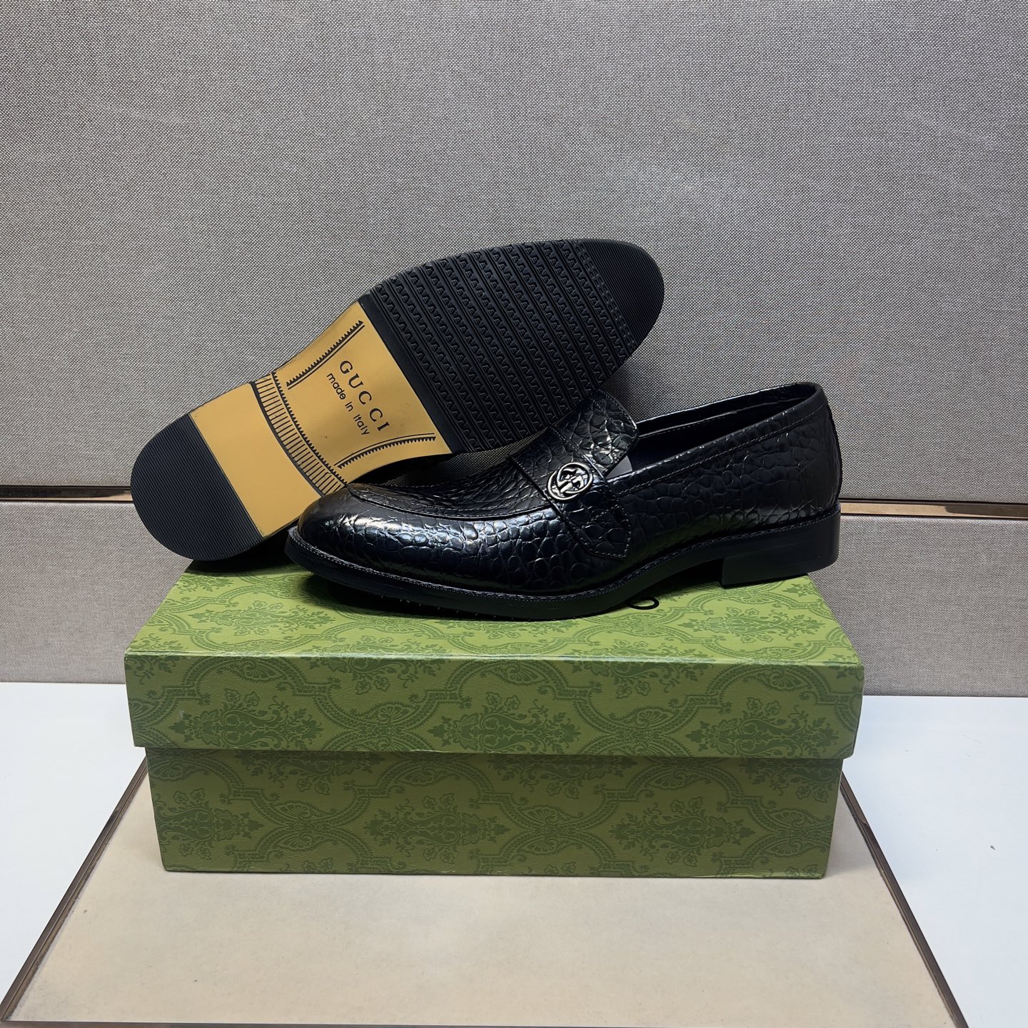 Gucci Men's Black Leather Loafers with Alligator Embossed Design, Sizes 39-44 9 i1743440632268 5556 0 7