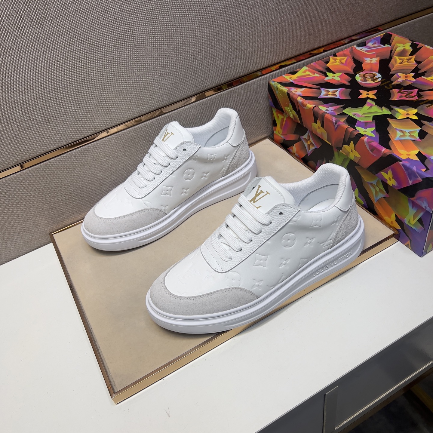 Louis Vuitton Men's White Leather Casual Sneakers Size 38-44 3 i1743526260008 7252 0 1