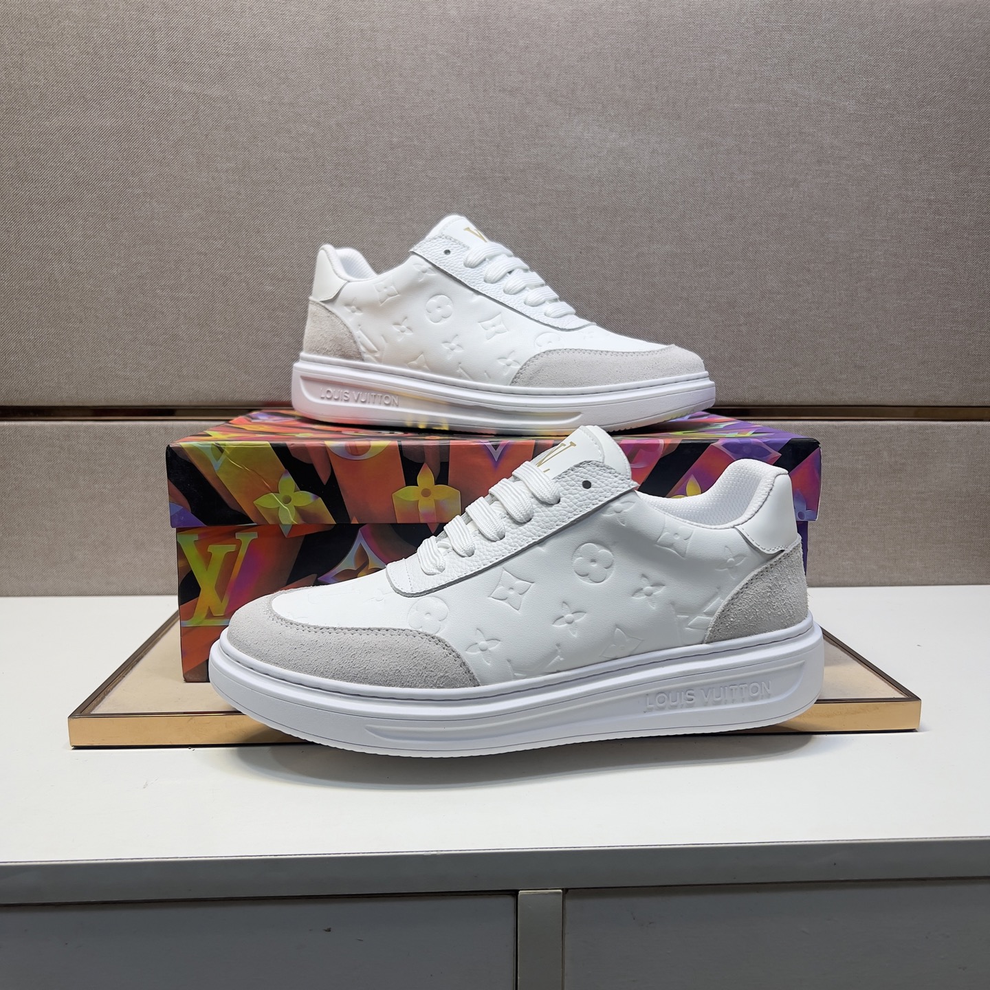 Louis Vuitton Men's White Leather Casual Sneakers Size 38-44 6 i1743526261573 8088 0 4