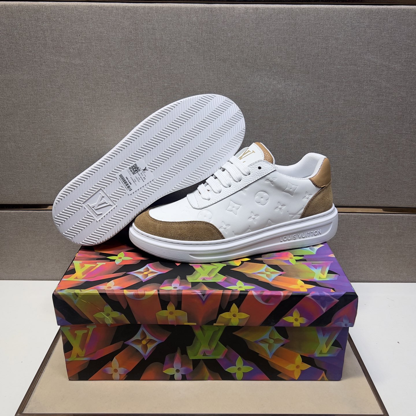 Louis Vuitton Men's White Leather and Suede Casual Sneakers Size 38-44 9 i1743526302731 7512 0 7