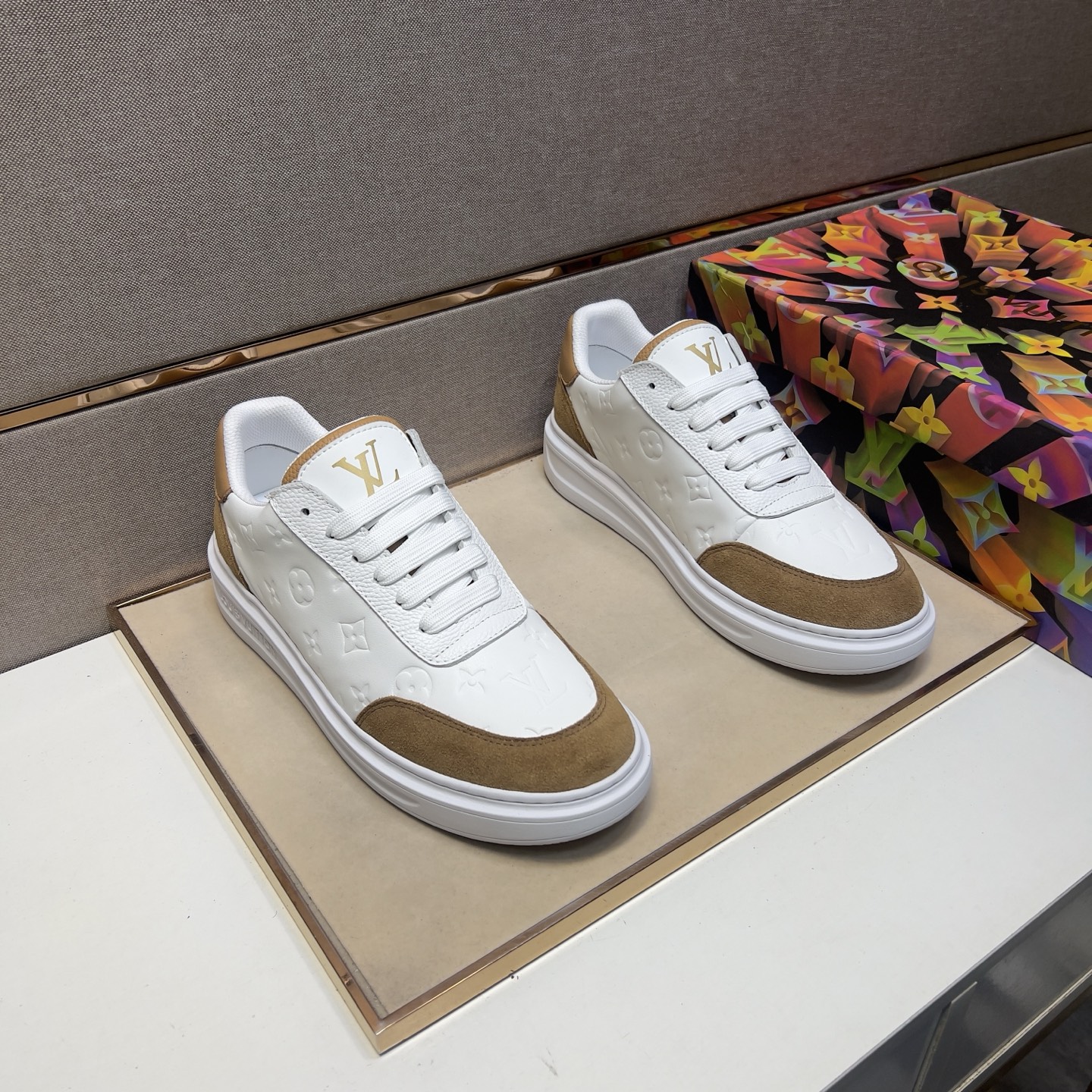 Louis Vuitton Men's White Leather and Suede Casual Sneakers Size 38-44 2 i1743526303423 2627 0 0