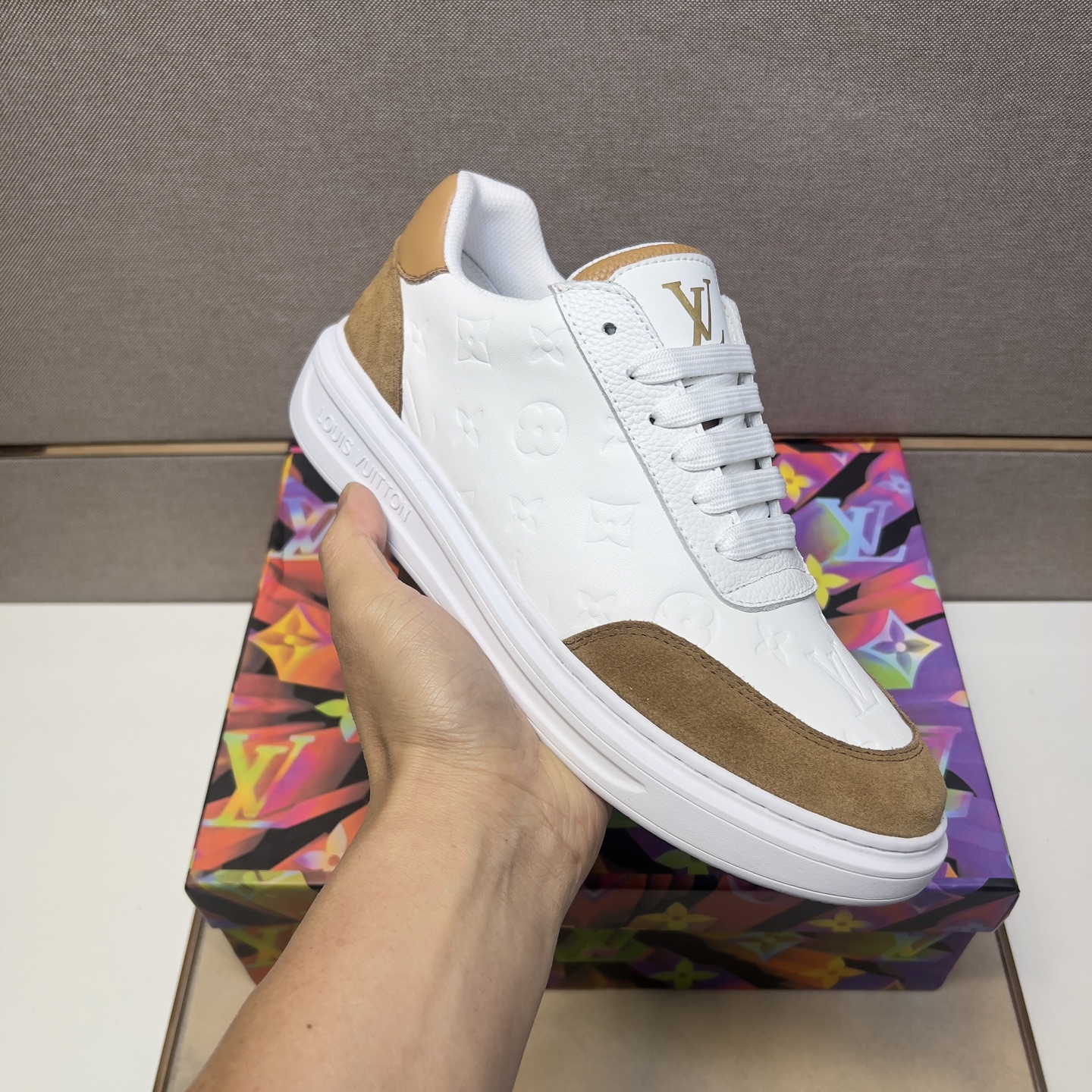 Louis Vuitton Men's White Leather and Suede Casual Sneakers Size 38-44 7 i1743526303534 4696 0 5