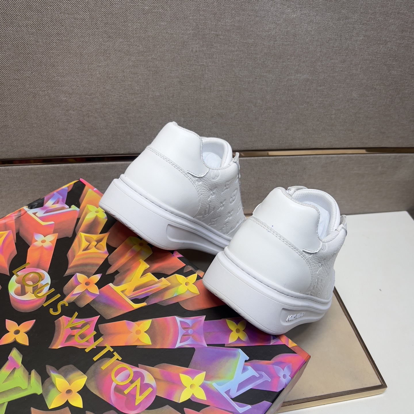 Louis Vuitton Men's White Leather Casual Sneakers, Size 38-44 10 i1743526380027 4635 0 8