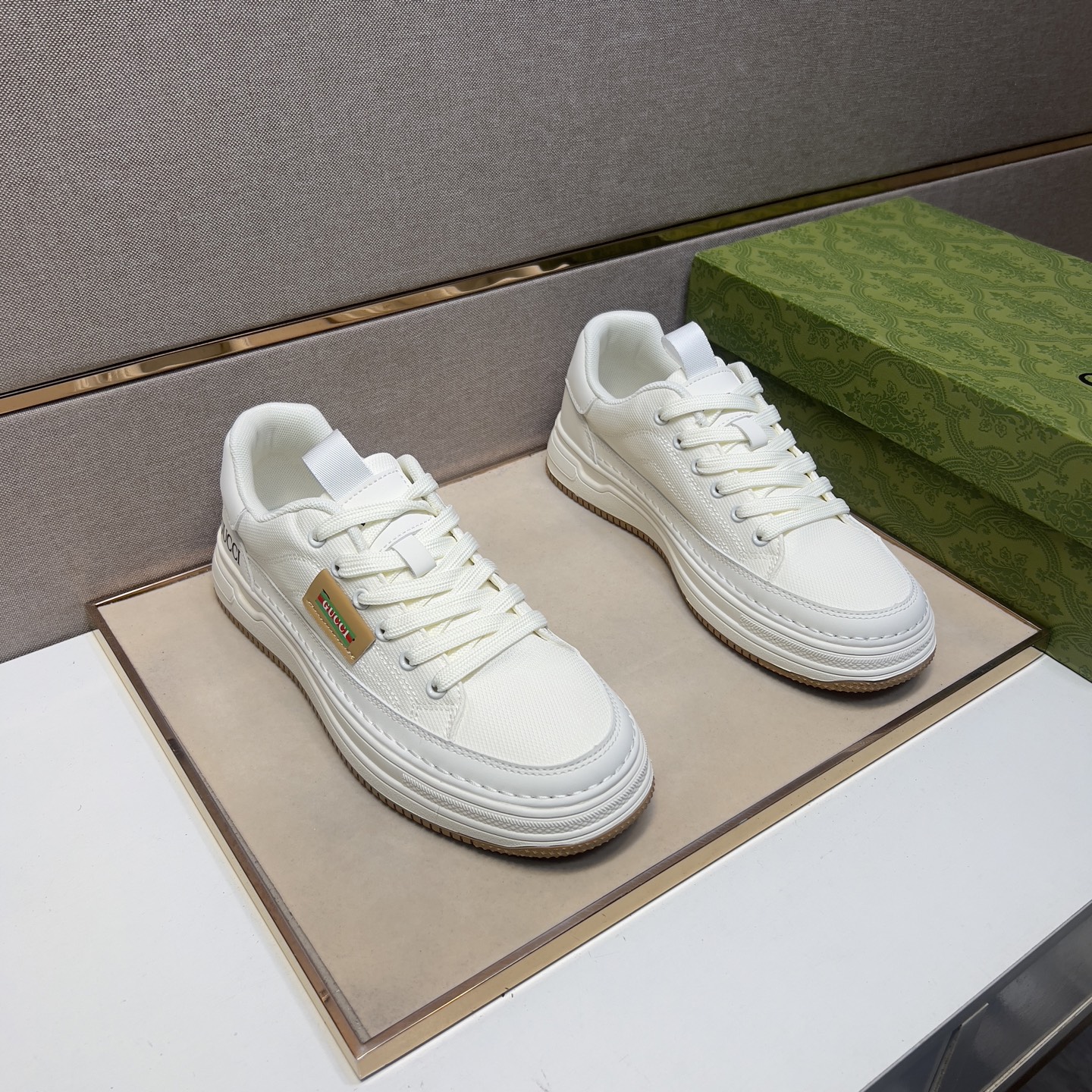 NO:276007,[Ancient ~] Men's casual shoes are available simultaneously in 2025z cabinet. Size: 39-44# The uppers of the two colors are made of multi-material splicing mesh, which is comfortable and breathable. The original sole is comfortable and wear-resistant. The real shot is even better.19860909【古～】男士休闲鞋 2025z柜同步发售 码数:39-44# 2个颜色鞋面选用多材质拼接网布内里,舒适透气,鞋底原版舒适耐磨大底,实物拍摄实物更赞,,Men's shoes