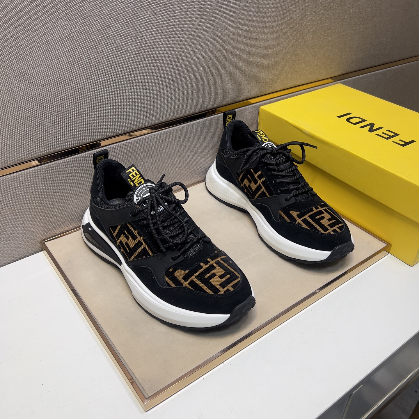 NO:276037,【Fen~】Men's casual shoes are available simultaneously in 2025z cabinet. Size: 38-44# 6 color uppers are made of multi-material spliced ​​mesh fabric inner lining, comfortable and breathable, original sole is comfortable and wear-resistant, and the real shot is even better.19860909【芬～】男士休闲鞋 2025z柜同步发售 码数:38-44# 6个颜色鞋面选用多材质拼接网布内里,舒适透气,鞋底原版舒适耐磨大底,实物拍摄实物更赞,,Men's shoes