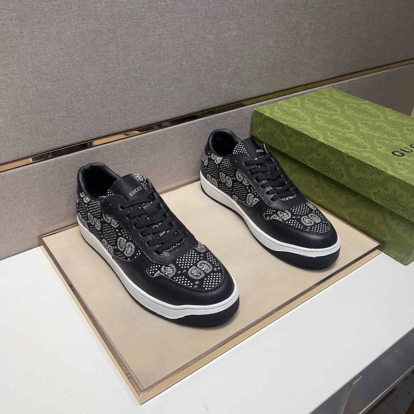 NO:276446,[Ancient ~] Men's casual shoes are available simultaneously in 2025z cabinet. Size: 38-44# The uppers of 3 colors are made of multi-material spliced ​​leather inner lining, comfortable and breathable, the original sole is comfortable and wear-resistant, and the real shot is even better.19860909【古～】男士休闲鞋 2025z柜同步发售 码数:38-44# 3个颜色鞋面选用多材质拼接真皮内里,舒适透气,鞋底原版舒适耐磨大底,实物拍摄实物更赞,,Men's shoes