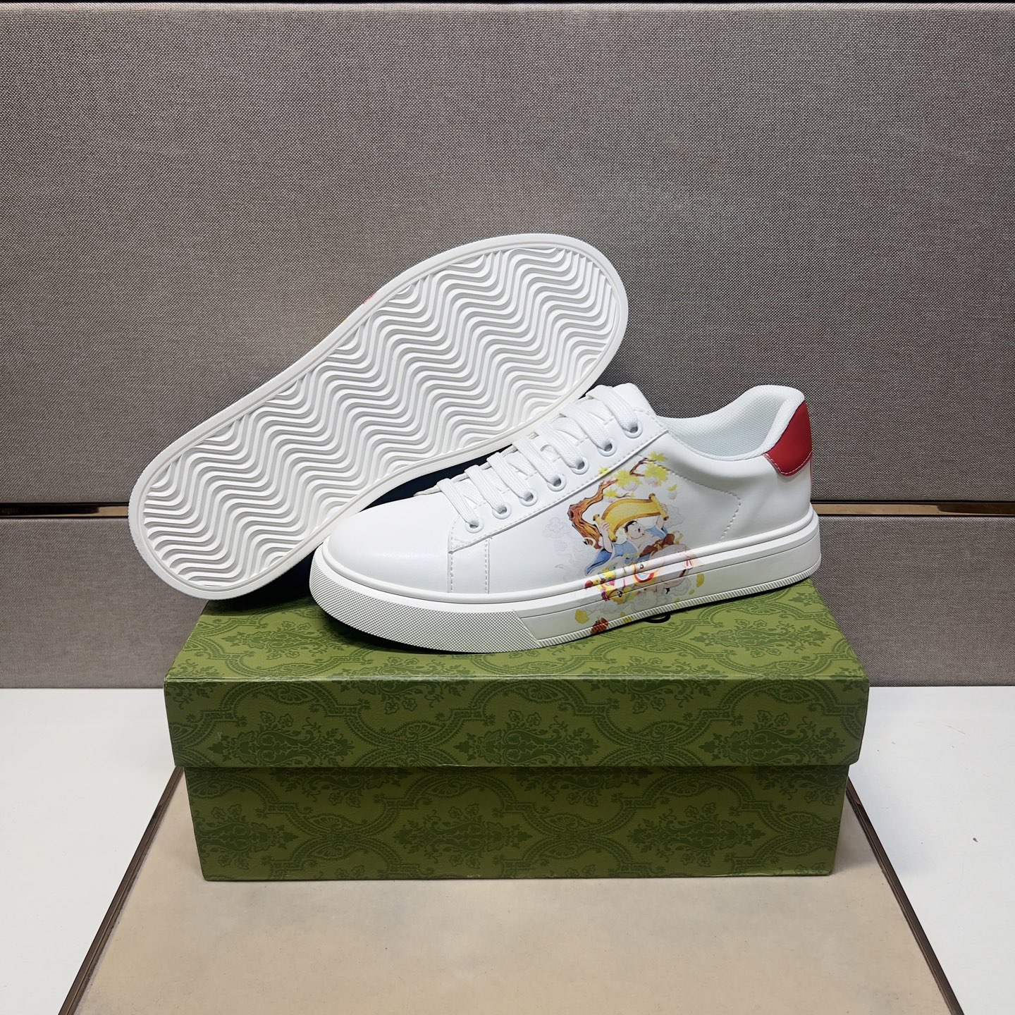 Gucci Men's Ace Sneaker with Cartoon Print, Classic White Leather Shoes 9 i1744043925947 3426 0 7