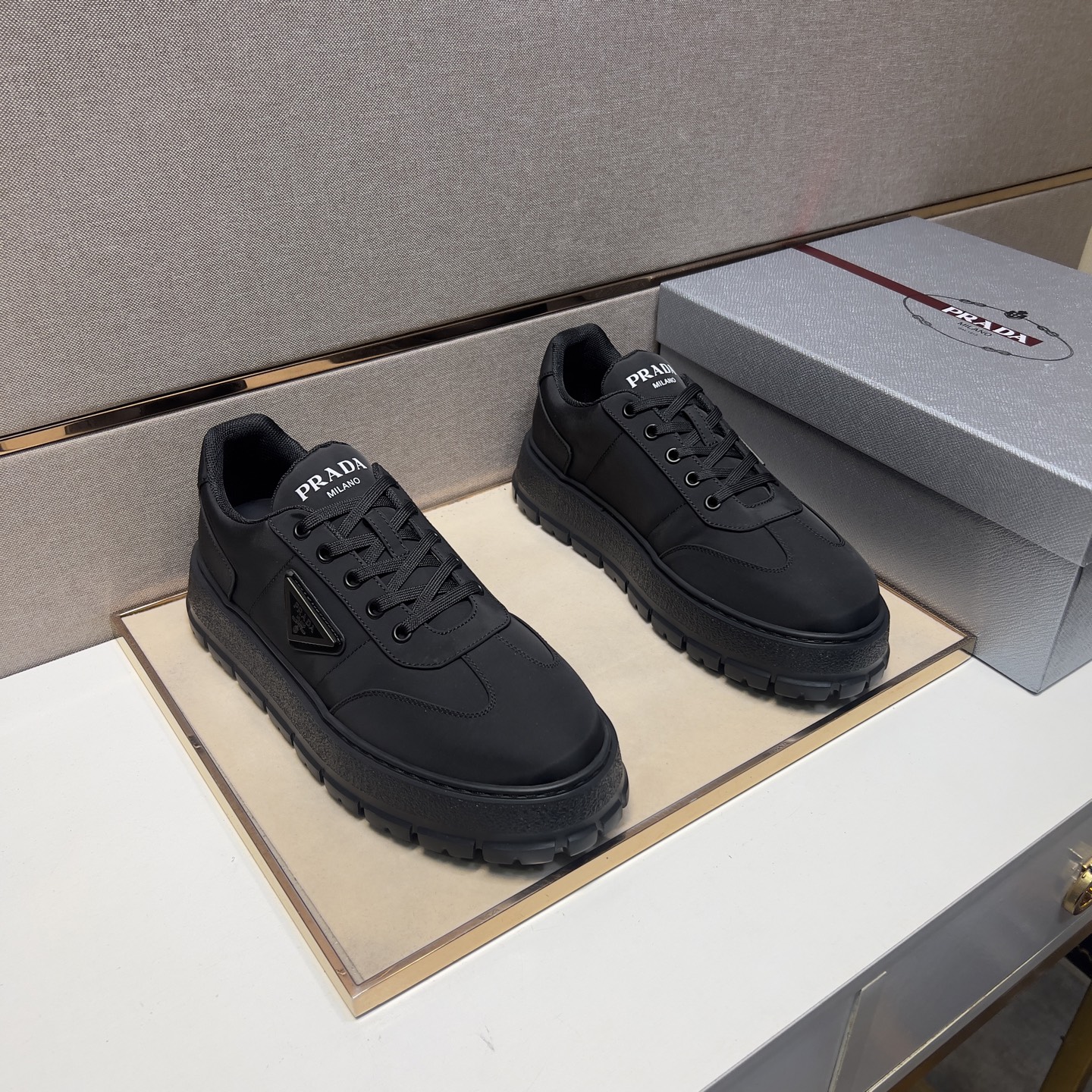 NO:276450,[Public ~] Men's casual shoes are available simultaneously in 2025z cabinet. Size: 38-44# The 4-color uppers are made of multi-material spliced ​​mesh fabric inner lining, comfortable and breathable, the original sole is comfortable and wear-resistant, and the real shot is even better.19860909【普～】男士休闲鞋 2025z柜同步发售 码数:38-44# 4个颜色鞋面选用多材质拼接网布内里,舒适透气,鞋底原版舒适耐磨大底,实物拍摄实物更赞,,Men's shoes