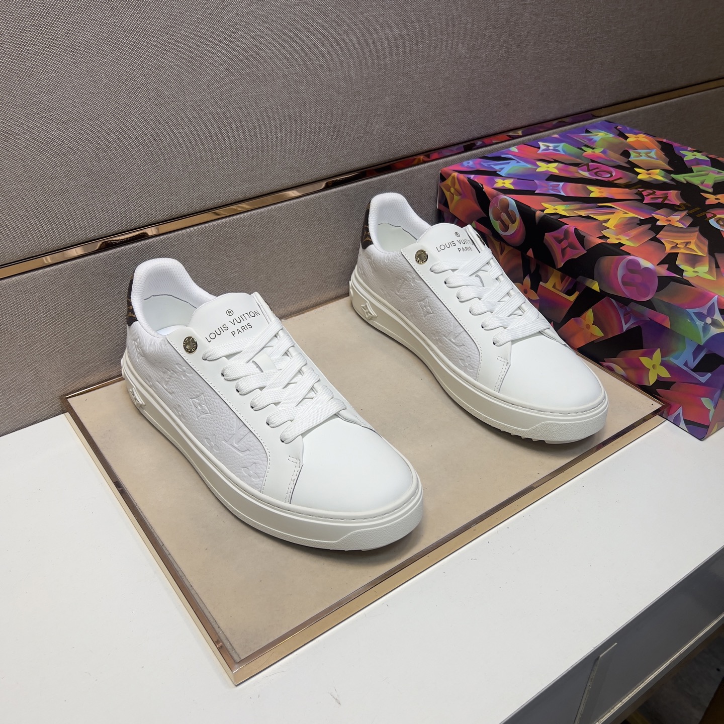 NO:277063,【Lv～】Men's casual shoes 2025z cabinets are available simultaneously. Size: 38-44# 3 color uppers are made of cowhide spliced ​​mesh, comfortable and breathable, original sole is comfortable and wear-resistant, real-life shooting is even more beautiful, louis vuitton, cowhide19860909【Lv～】男士休闲鞋 2025z柜同步发售 码数:38-44# 3个颜色鞋面选用牛皮拼接网布内里,舒适透气,鞋底原版舒适耐磨大底,实物拍摄实物更赞,,louis vuitton,cowhide,Men's shoes