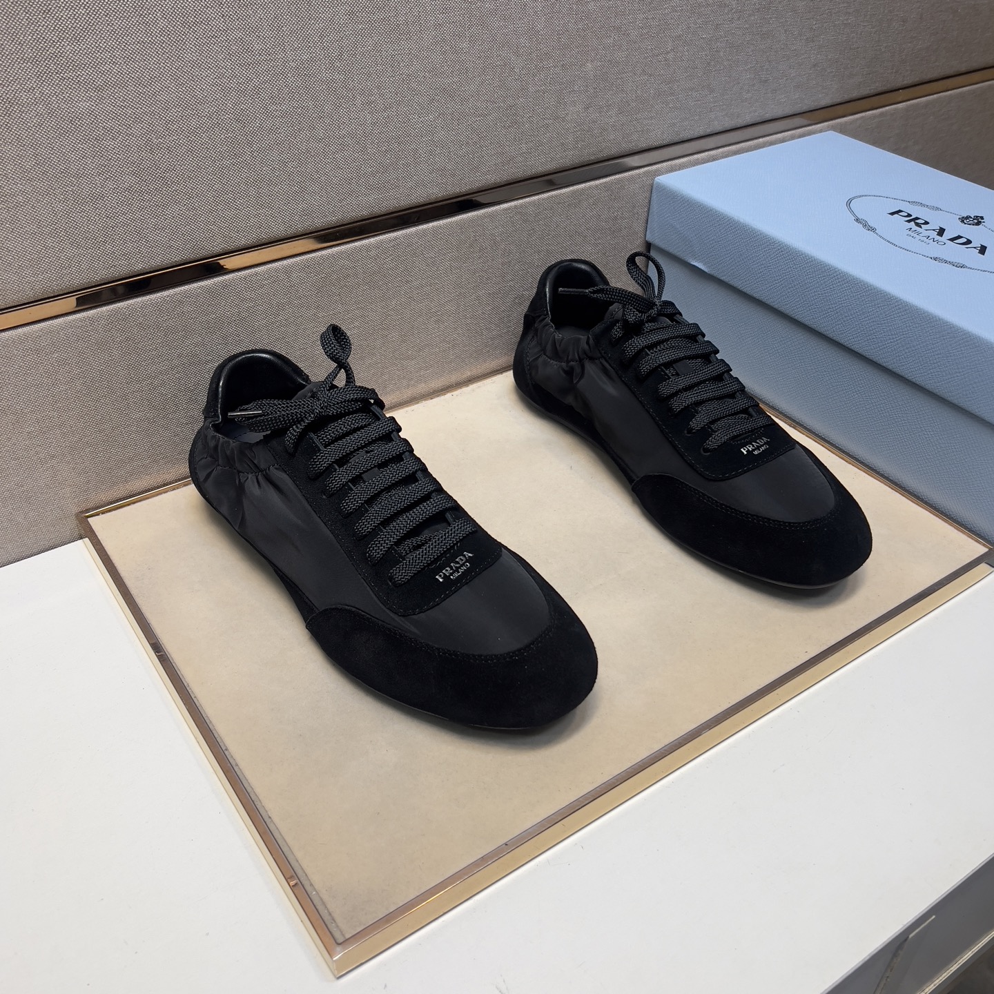 NO:277706,[Public ~] Men's casual shoes are available simultaneously in 2025z cabinet. Size: 39-44, 38, 45 customized# 8 color uppers are made of multi-material spliced ​​cowhide inner lining, comfortable and breathable, original sole is comfortable and wear-resistant, real-life shooting is even better, cowhide19860909【普～】男士休闲鞋 2025z柜同步发售 码数:39-44,38、45订做# 8个颜色鞋面选用多材质拼接牛皮内里,舒适透气,鞋底原版舒适耐磨大底,实物拍摄实物更赞,,cowhide,Men's shoes