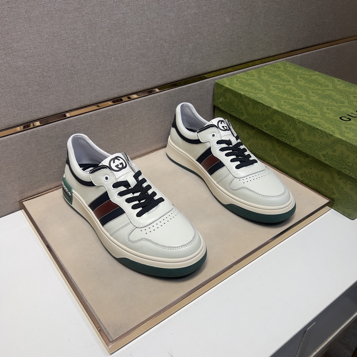 NO:277711,[Ancient ~] Men's casual shoes are available simultaneously in 2025z cabinet. Size: 38-44# 2 color uppers are made of multi-material spliced ​​leather inner lining, comfortable and breathable, the original sole is comfortable and wear-resistant, and the real shot is even better.19860909【古～】男士休闲鞋 2025z柜同步发售 码数:38-44# 2个颜色鞋面选用多材质拼接真皮内里,舒适透气,鞋底原版舒适耐磨大底,实物拍摄实物更赞,,Men's shoes