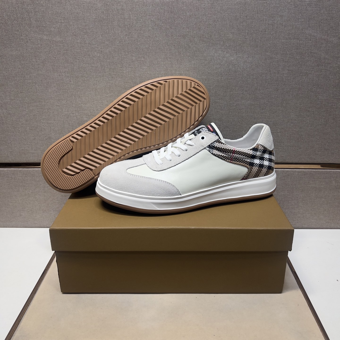 Burberry Men's Casual Sneakers in Multiple Materials and Leather Lining 9 i1744820064642 8685 0 7