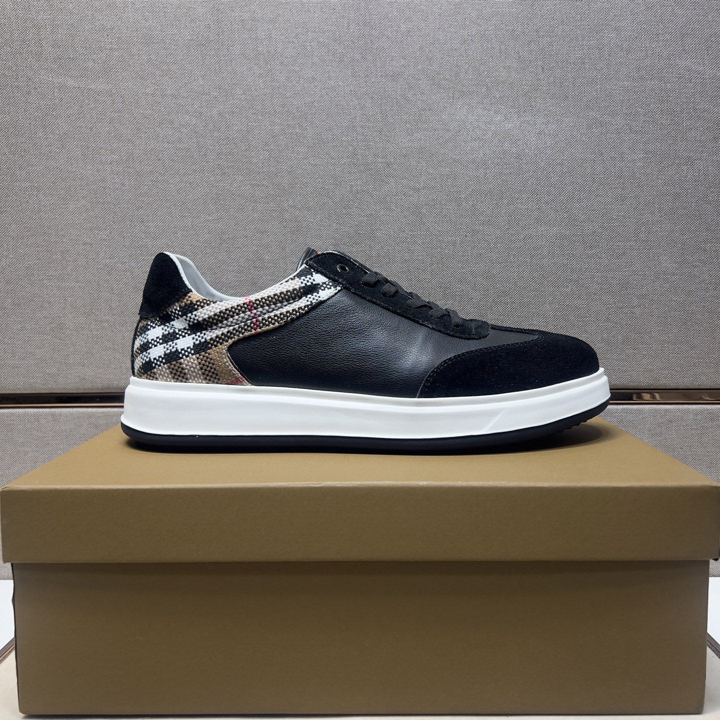 Burberry Men's Leather Sneakers with Signature Check, Black/Archive Beige 4 i1744820110453 7810 0 2