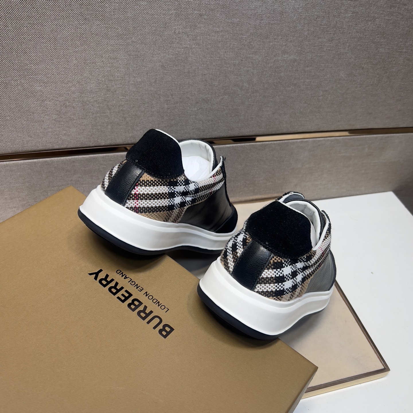 Burberry Men's Leather Sneakers with Signature Check, Black/Archive Beige 10 i1744820110525 742 0 8
