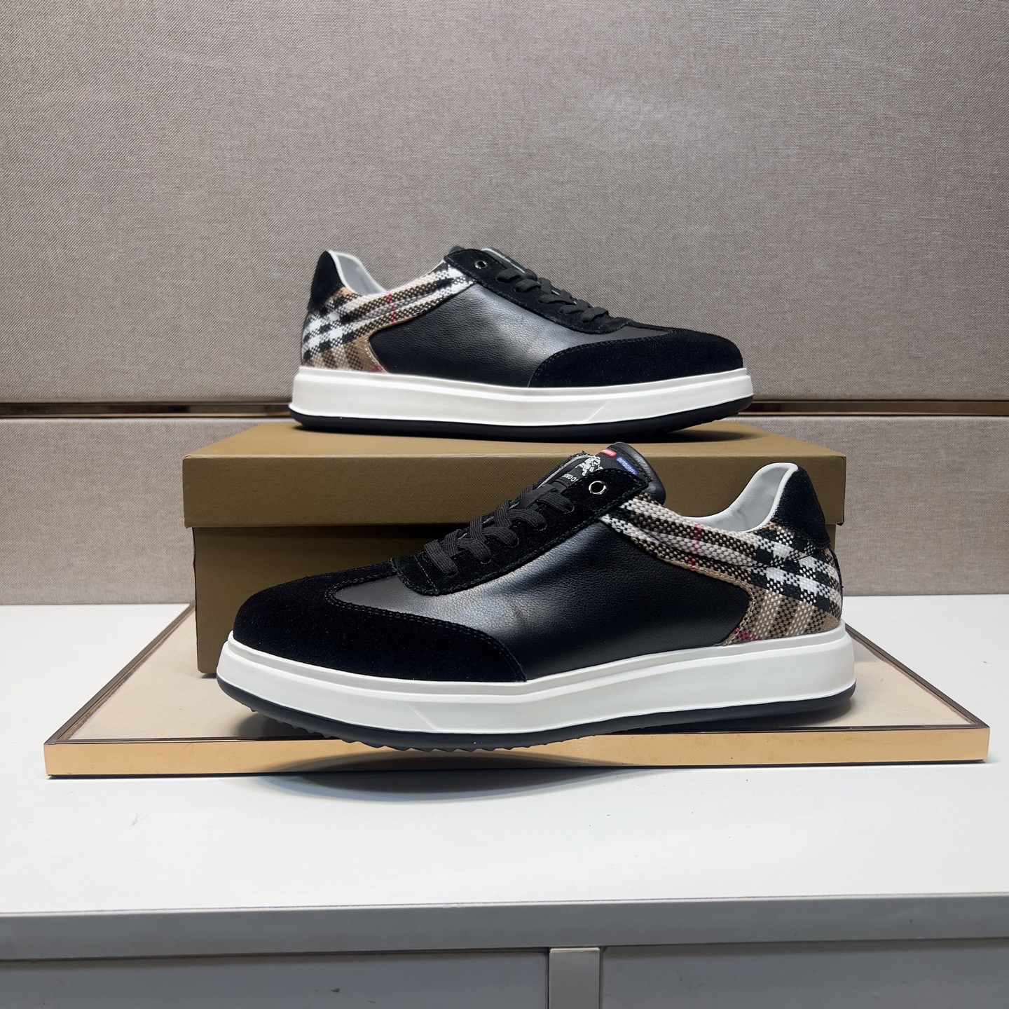 Burberry Men's Leather Sneakers with Signature Check, Black/Archive Beige 6 i1744820111787 2318 0 4